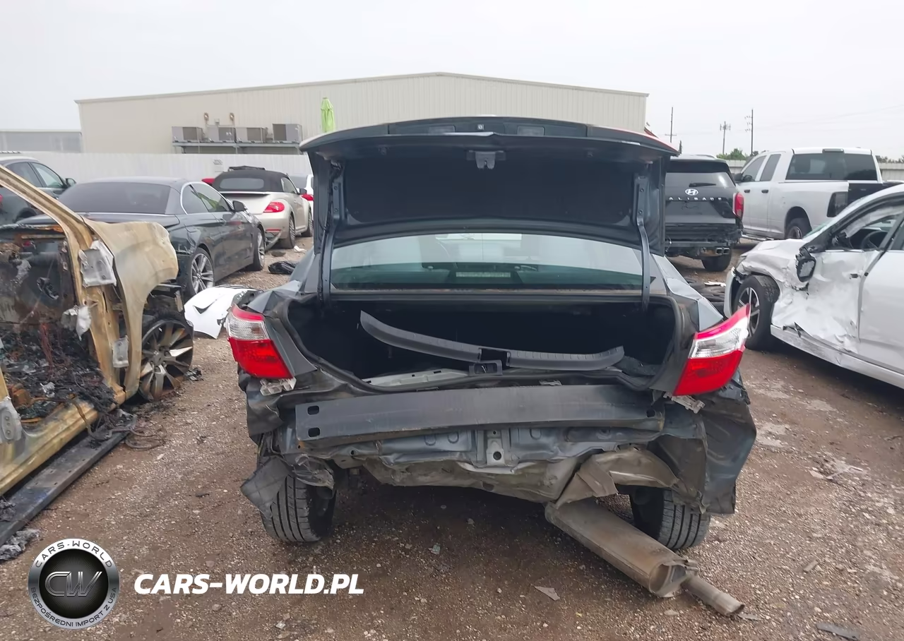 2015 Toyota Corolla Le VIN:2T1BURHE6FC371017 - 16