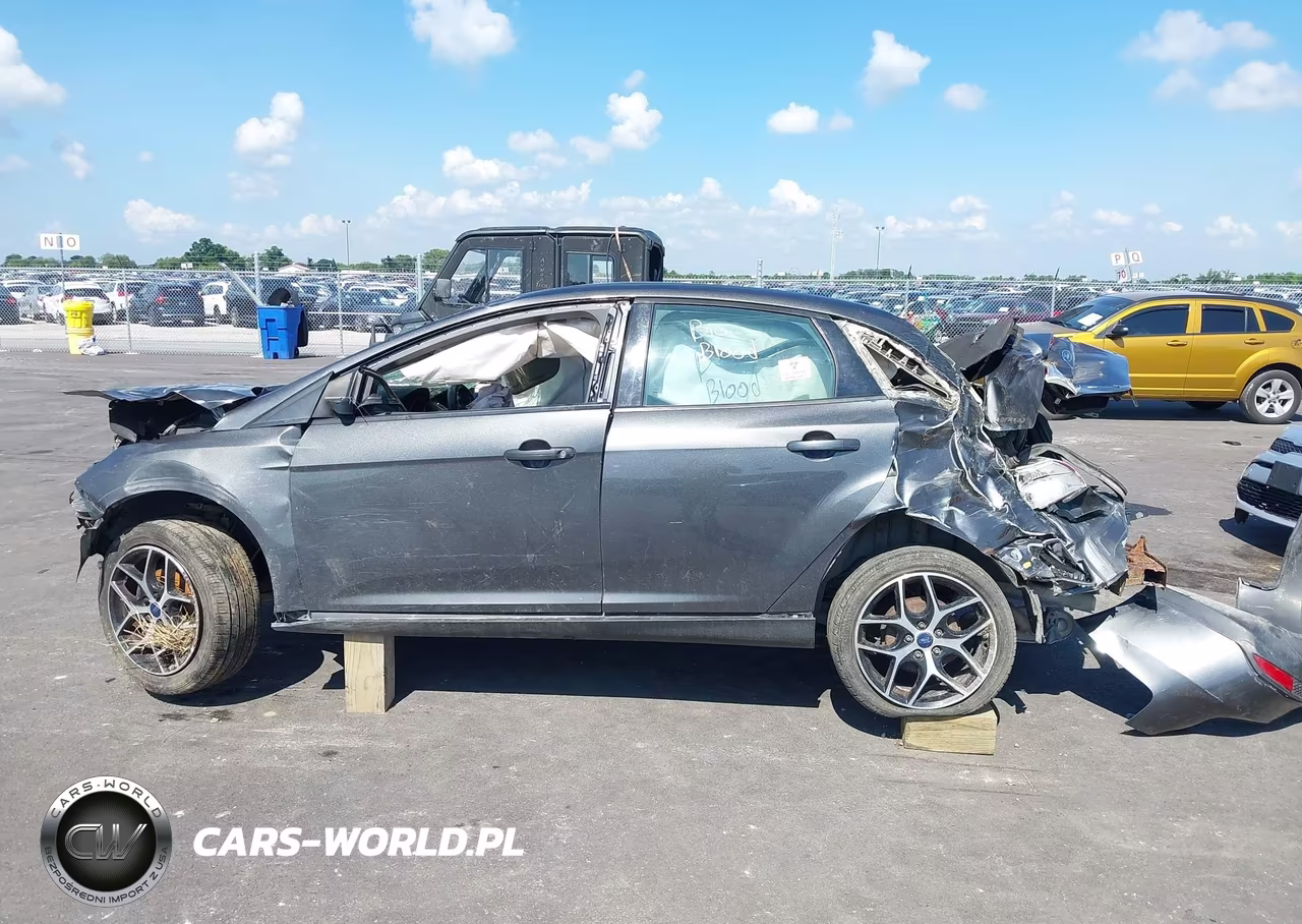 2017 Ford Focus Se VIN:1FADP3F29HL289709 - 14