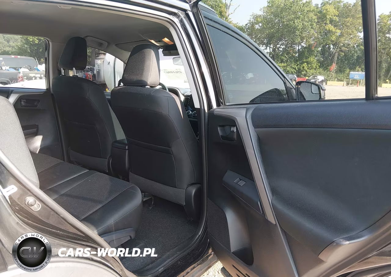 2017 Toyota Rav4 Le VIN:2T3BFREVXHW633497 - 8