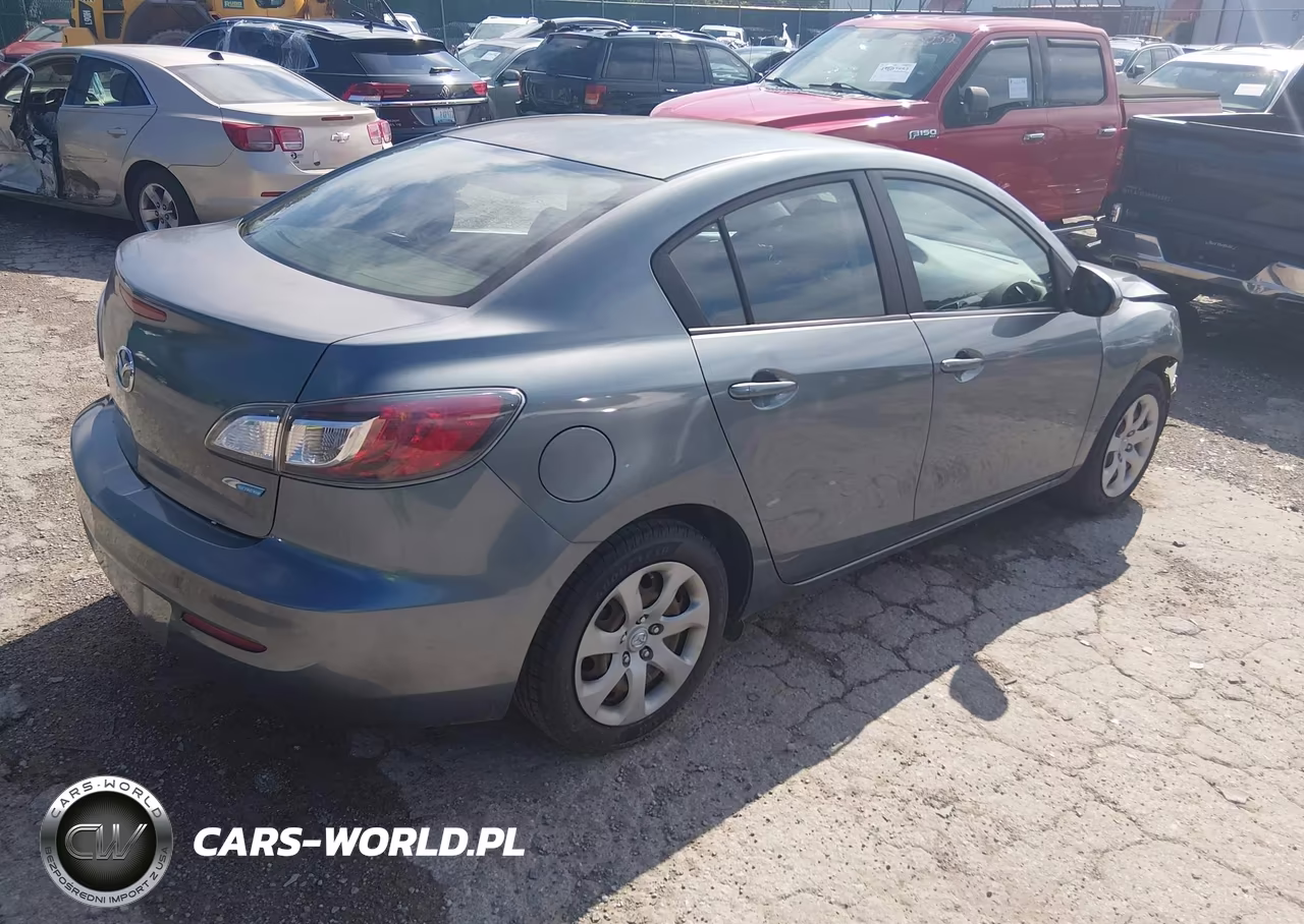 2013 Mazda Mazda3 I Sport VIN:JM1BL1U78D1703830 - 4