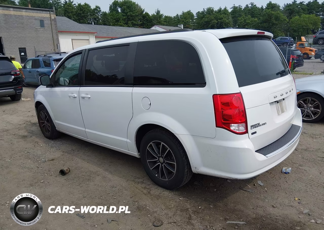 2018 Dodge Grand Caravan Gt VIN:2C4RDGEG4JR360423 - 3