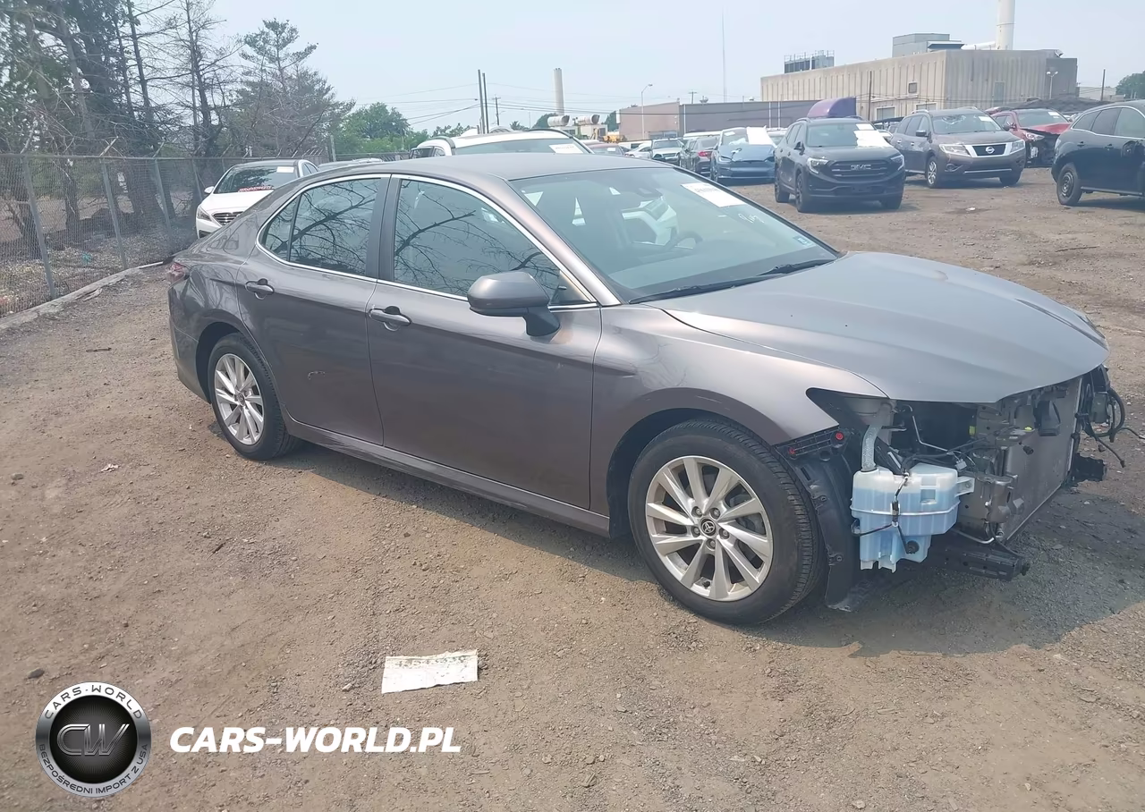 2021 Toyota Camry Le – zdjęcie 1 z 16