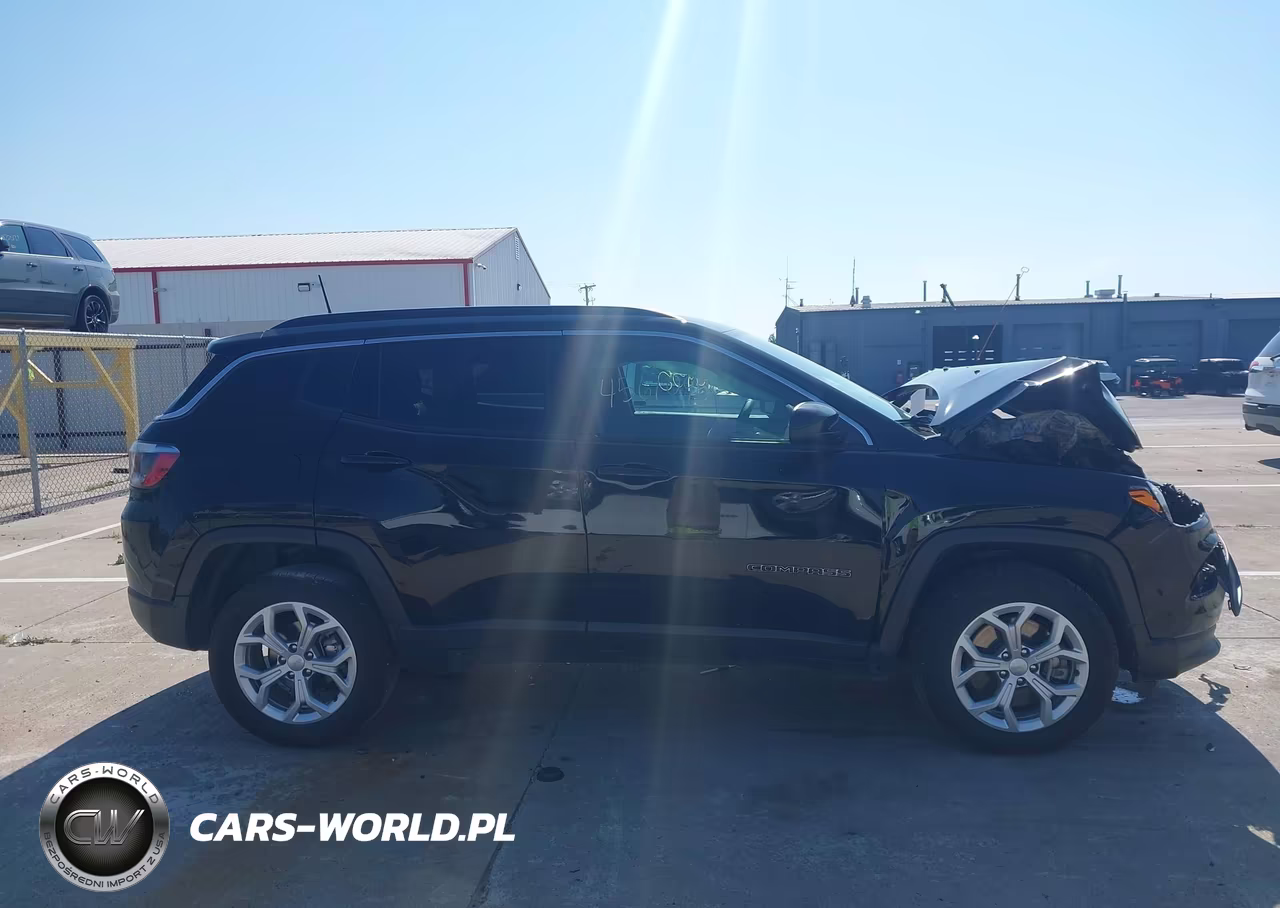 2024 Jeep Compass Latitude 4X4 VIN:3C4NJDBN4RT155945 - 13
