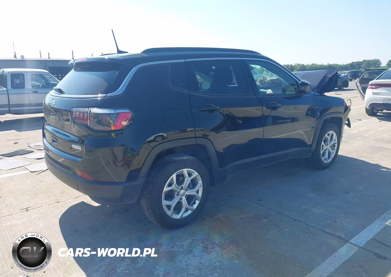 2024 Jeep Compass Latitude 4X4 VIN:3C4NJDBN4RT155945 - 4