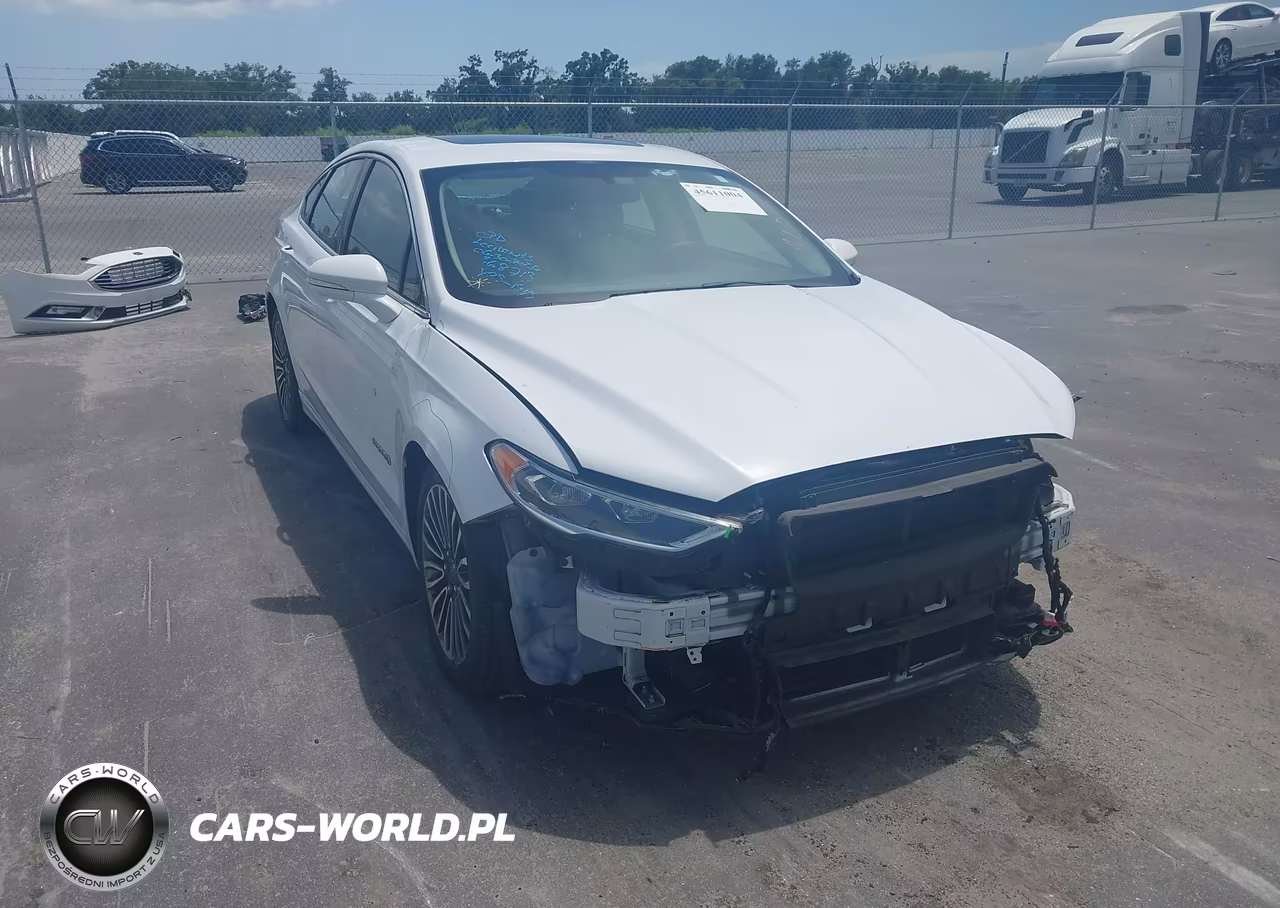 2018 Ford Fusion Hybrid Titanium – zdjęcie 1 z 17
