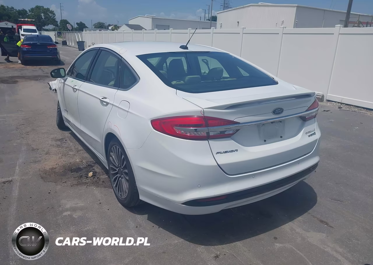 2018 Ford Fusion Hybrid Titanium VIN:3FA6P0RU3JR137677 - 3