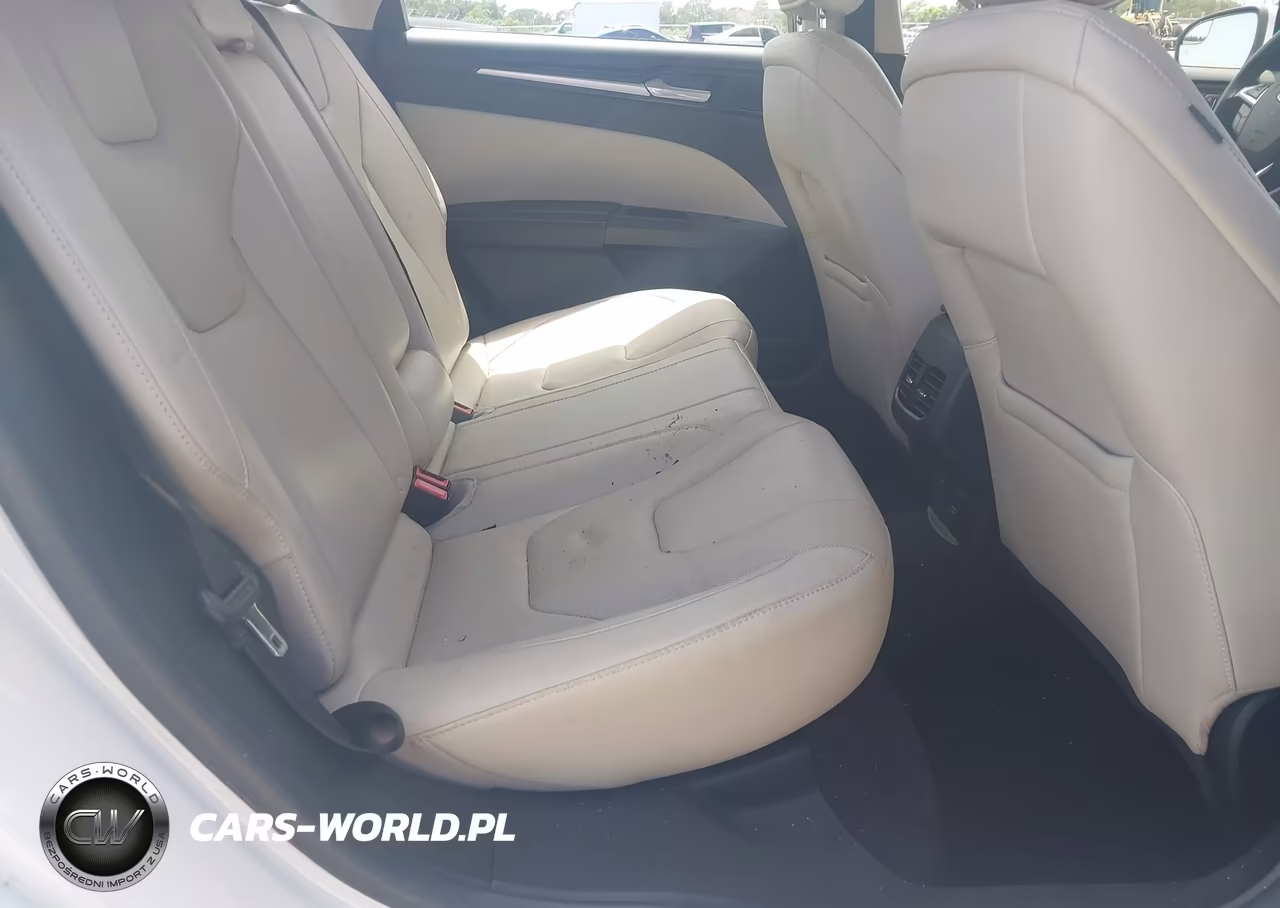 2018 Ford Fusion Hybrid Titanium VIN:3FA6P0RU3JR137677 - 8