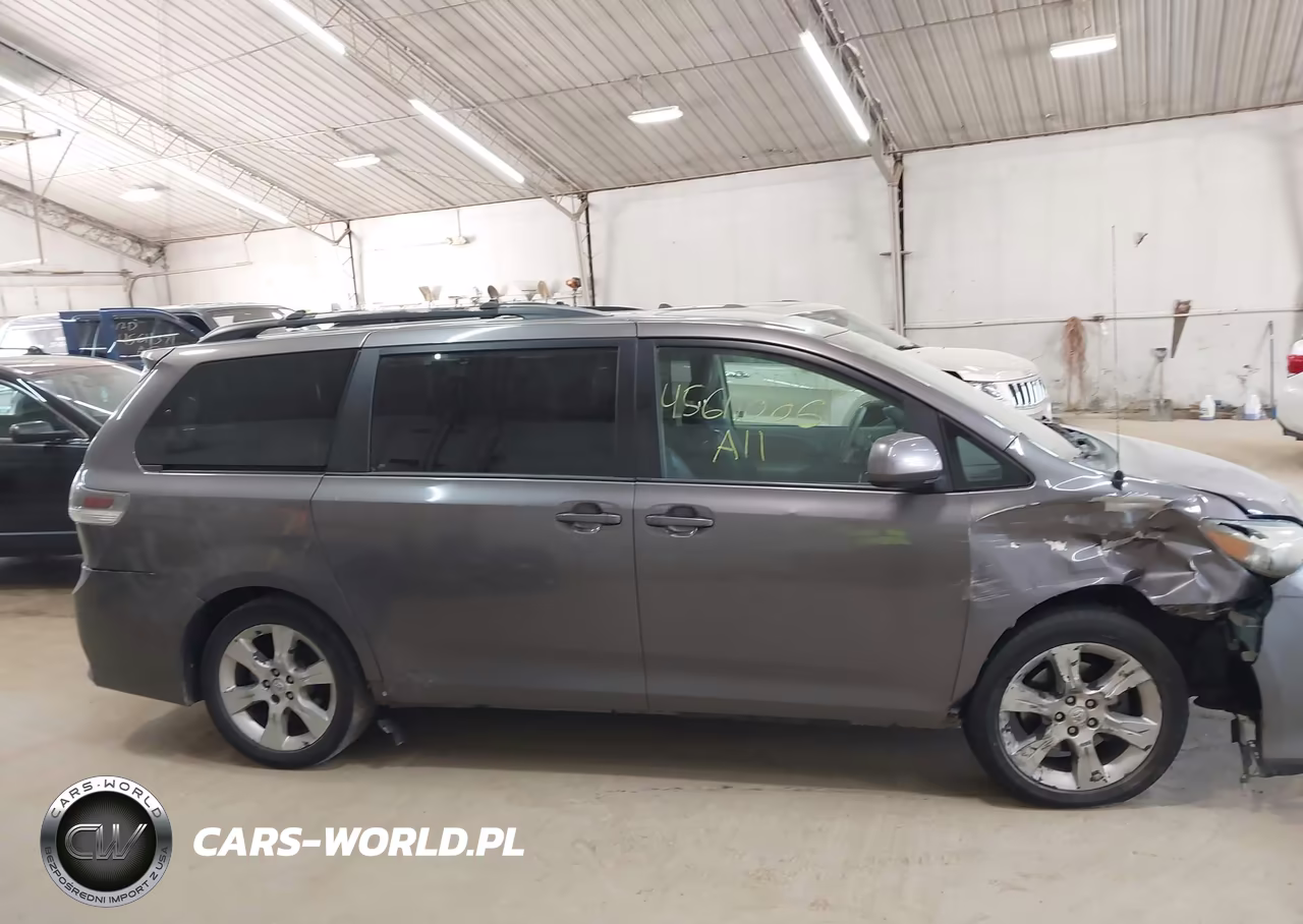 2011 Toyota Sienna Sport VIN:5TDXK3DC2BS042278 - 13