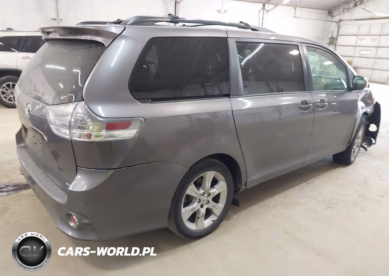 2011 Toyota Sienna Sport VIN:5TDXK3DC2BS042278 - 4