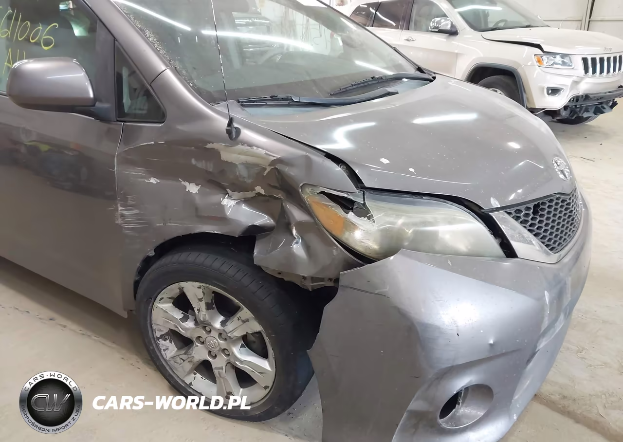 2011 Toyota Sienna Sport VIN:5TDXK3DC2BS042278 - 6