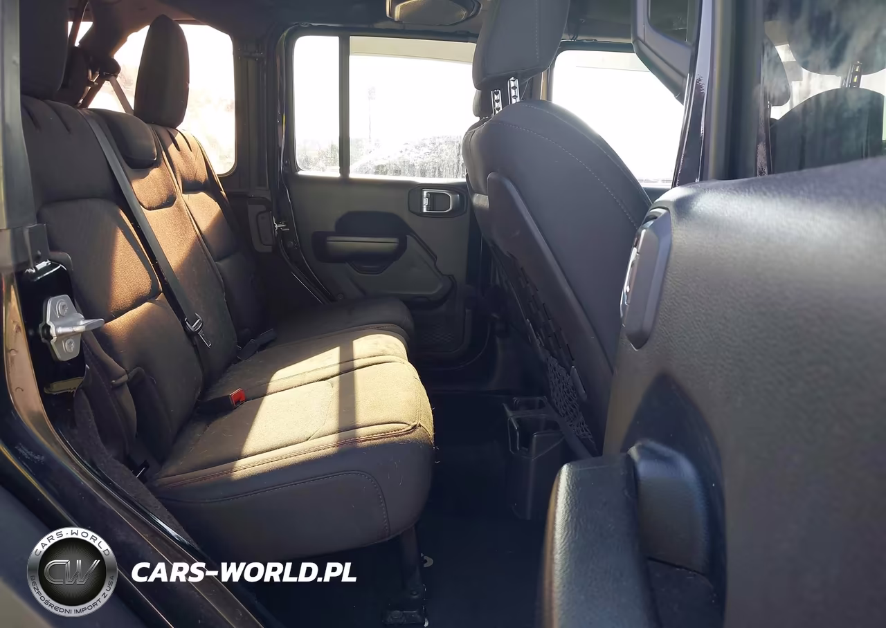 2020 Jeep Wrangler Unlimited Rubicon 4X4 VIN:1C4HJXFG5LW239039 - 8