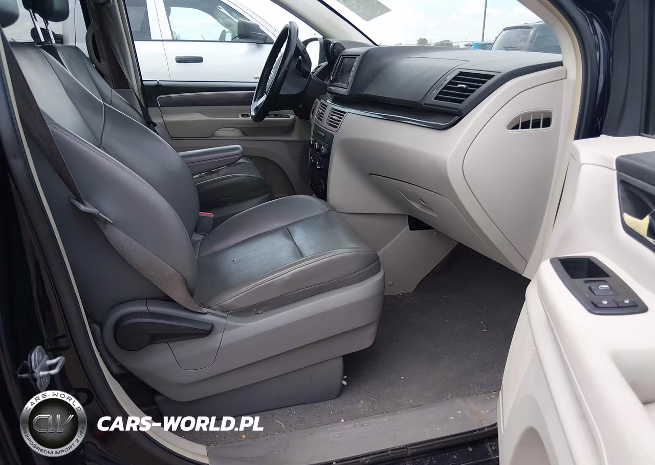 2010 Volkswagen Routan Se VIN:2V4RW3D13AR272288 - 5