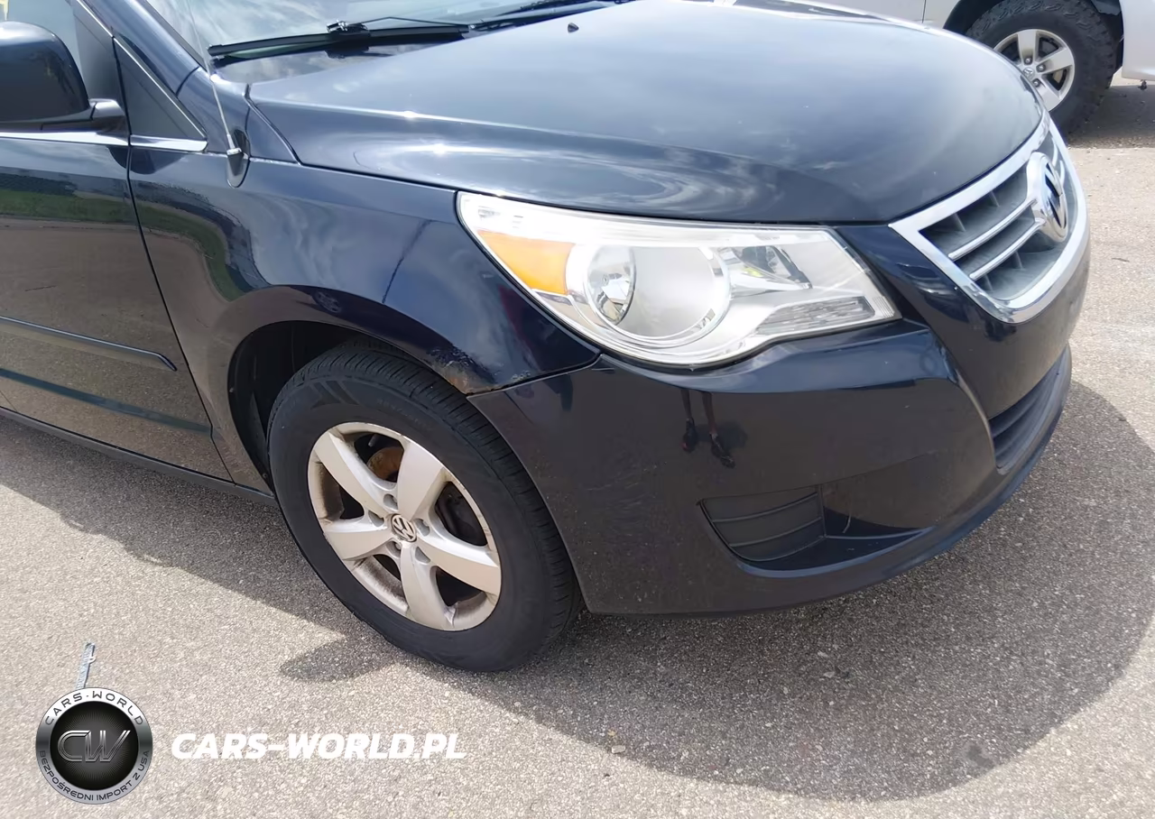 2010 Volkswagen Routan Se VIN:2V4RW3D13AR272288 - 6