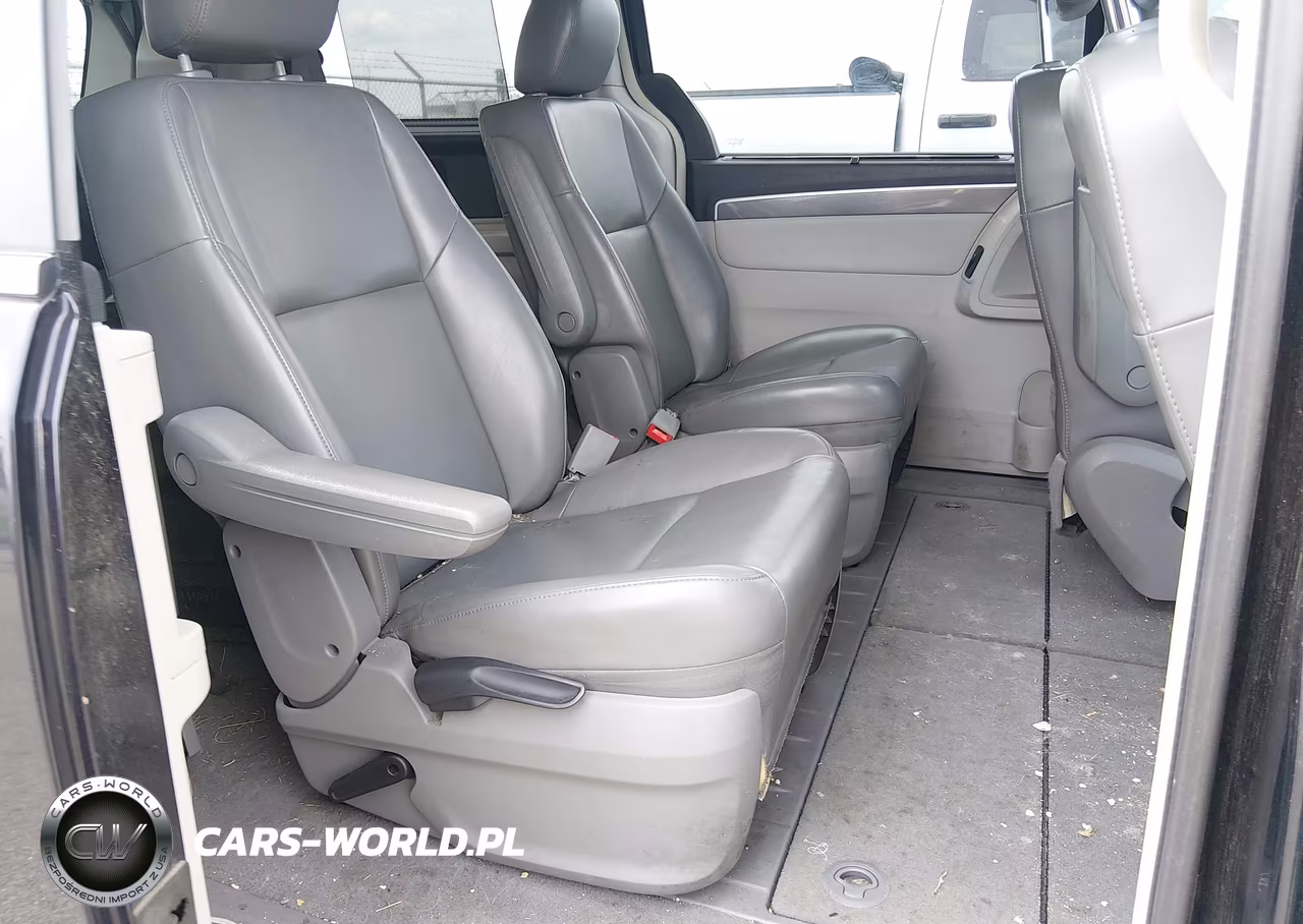 2010 Volkswagen Routan Se VIN:2V4RW3D13AR272288 - 8