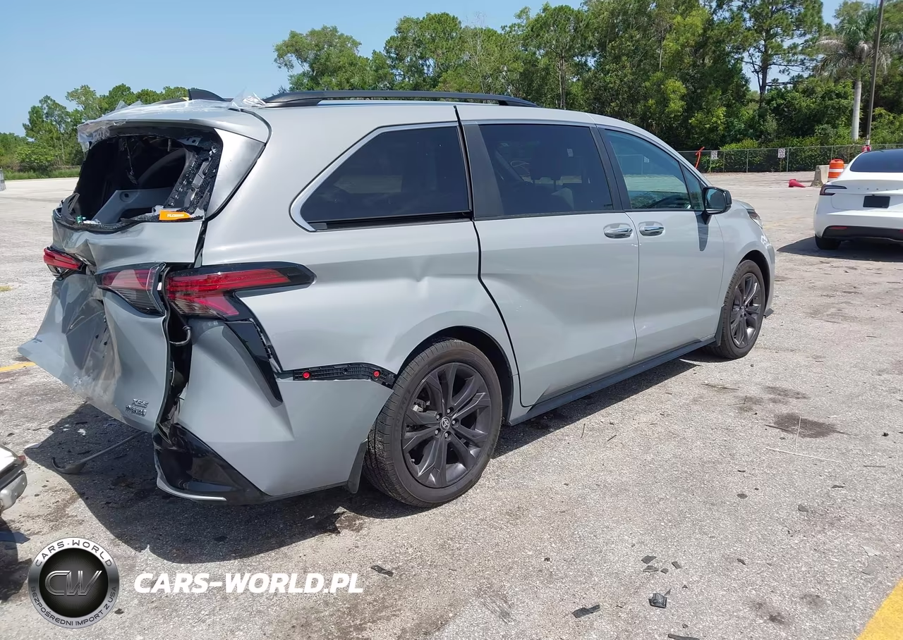 2024 Toyota Sienna Xse VIN:5TDDRKEC4RS203618 - 4