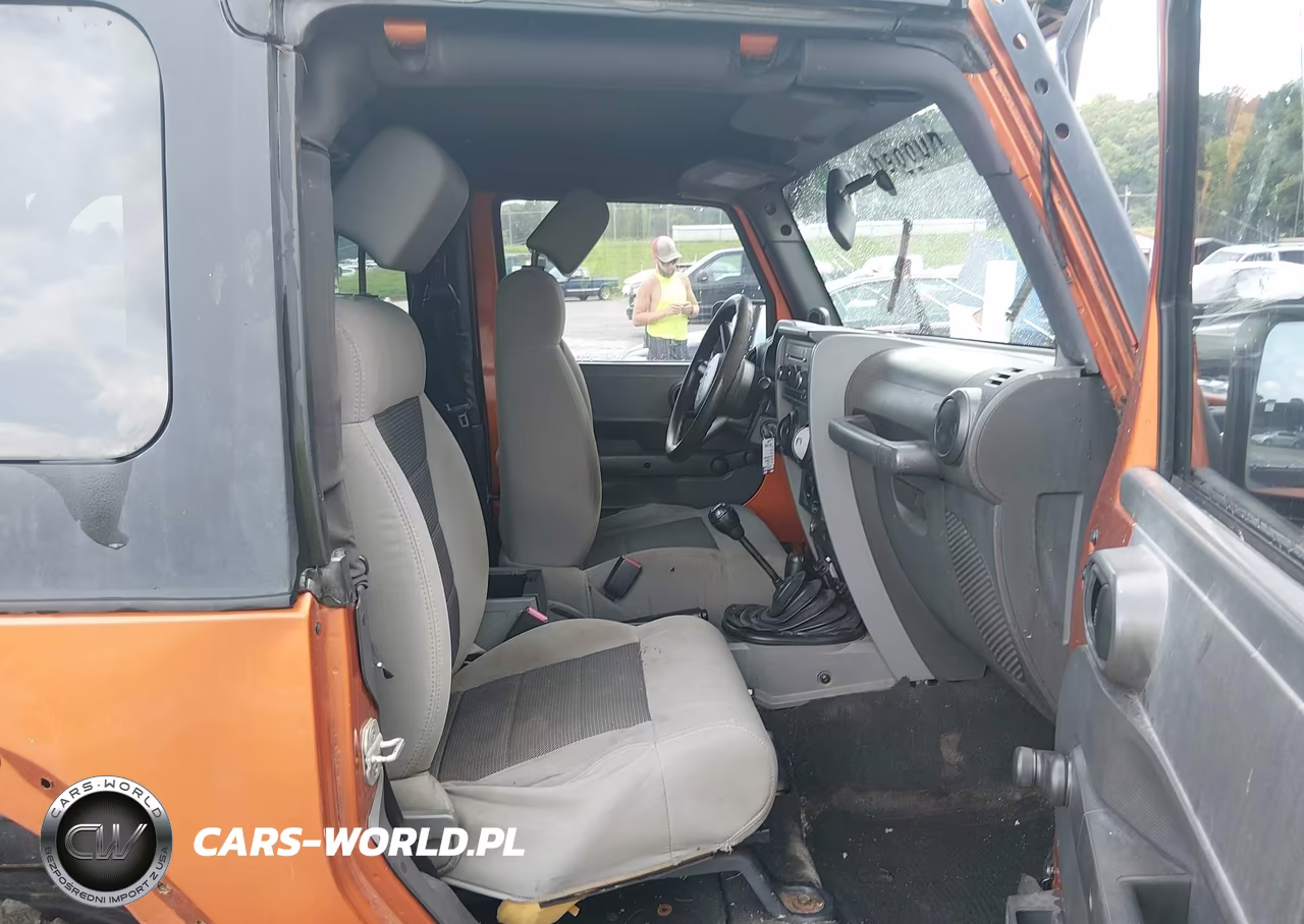 2010 Jeep Wrangler Sport VIN:1J4AA2D1XAL211846 - 5