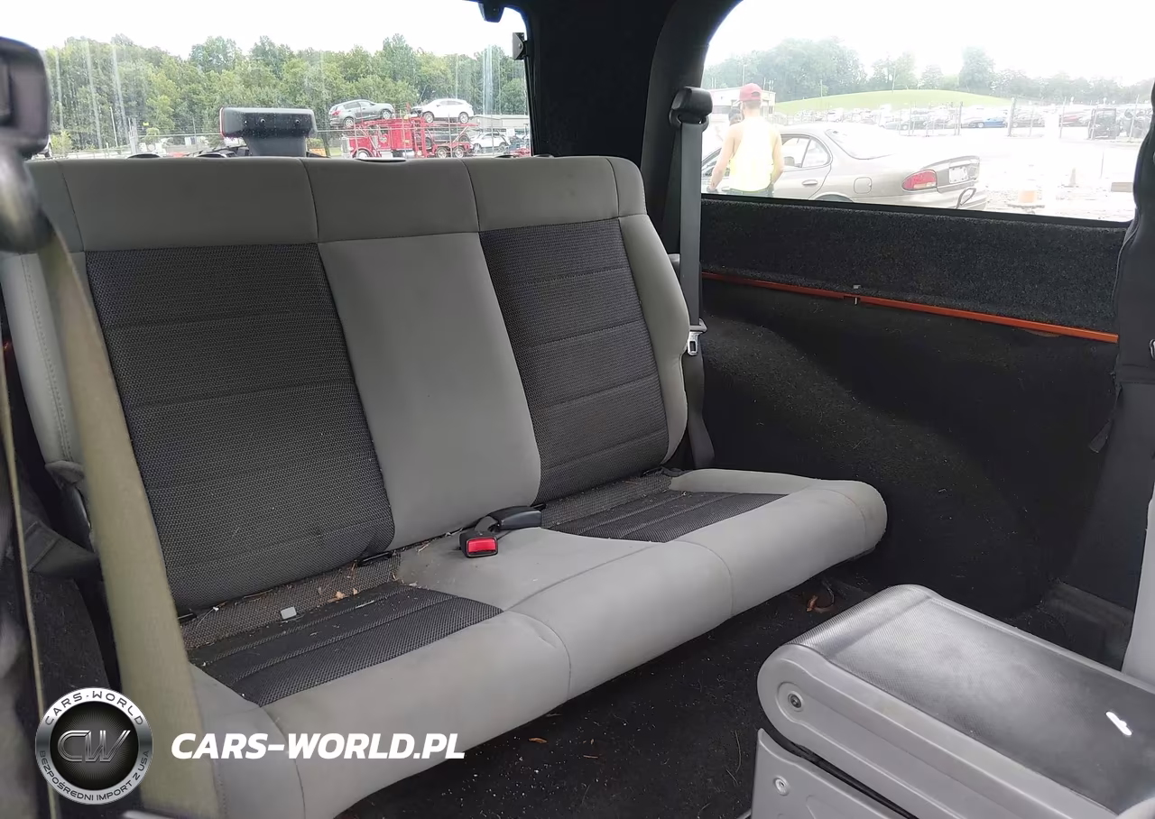 2010 Jeep Wrangler Sport VIN:1J4AA2D1XAL211846 - 8