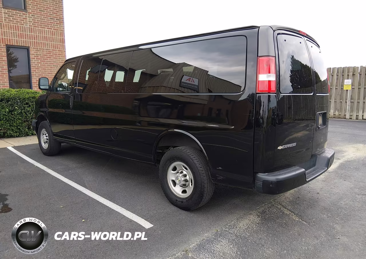 2020 Chevrolet Express Passenger Rwd 3500 Extended Wheelbase Ls VIN:1GAZGNFP1L1235759 - 3