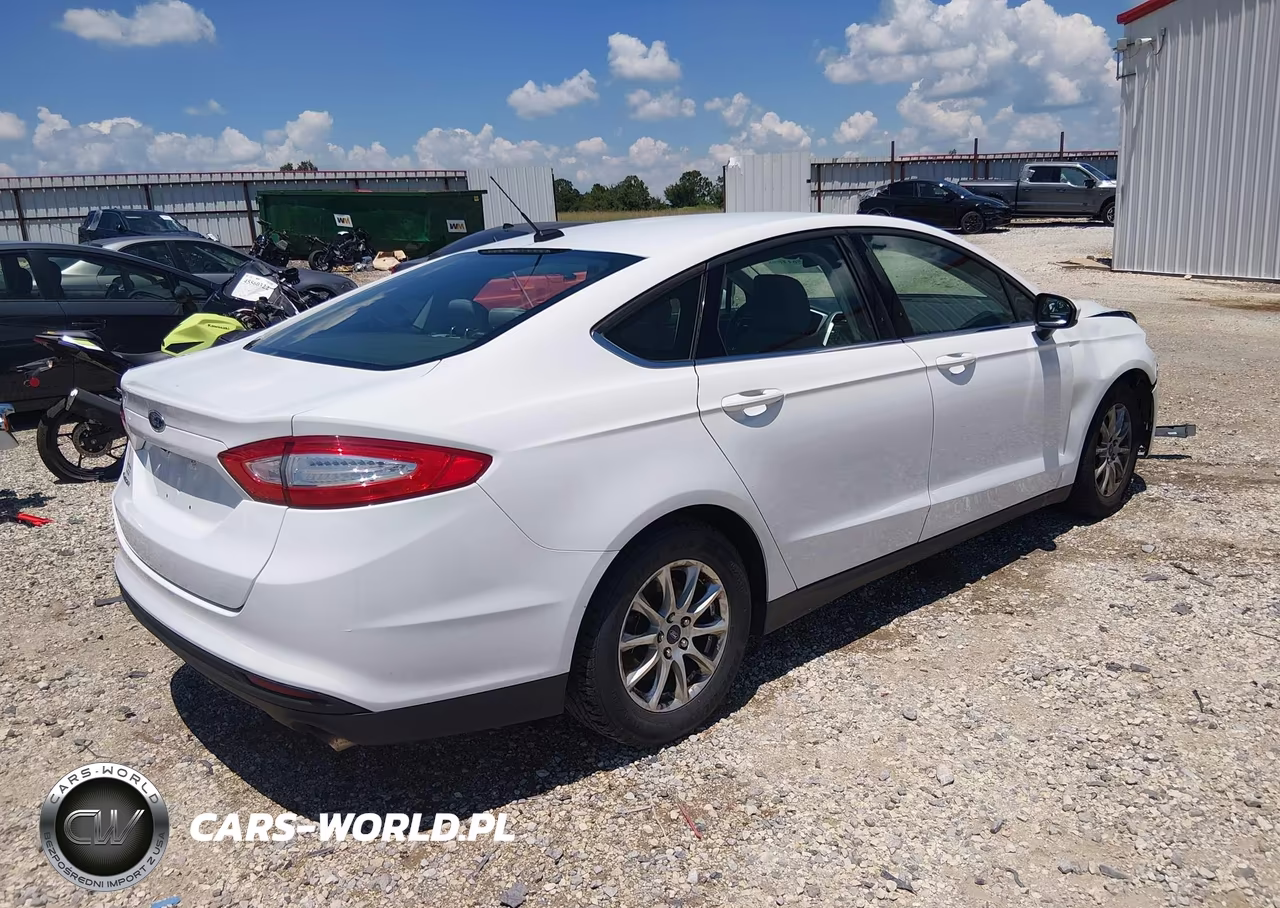 2016 Ford Fusion S VIN:3FA6P0G79GR389200 - 4
