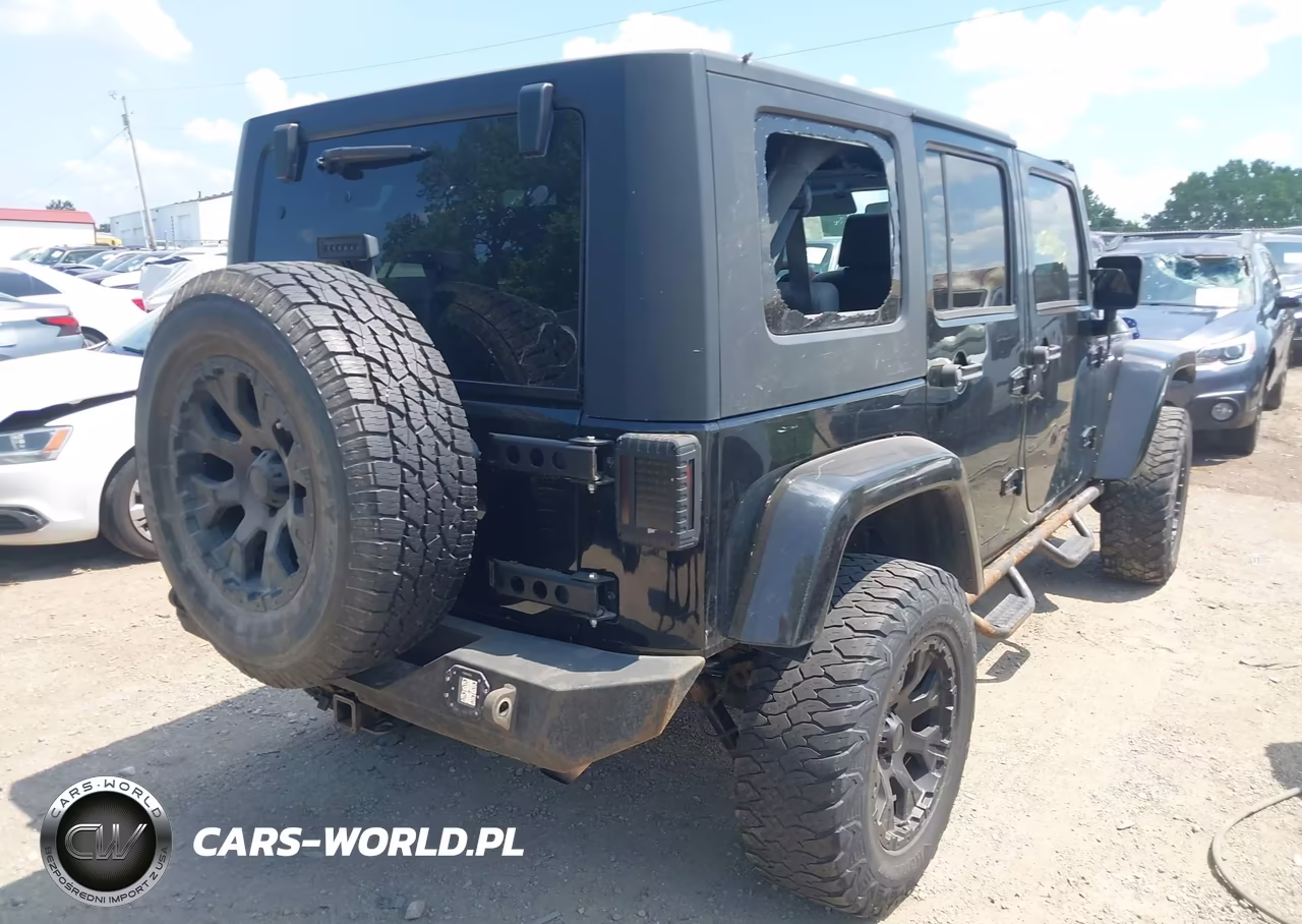 2009 Jeep Wrangler Unlimited Sahara VIN:1J4GA59159L759656 - 4