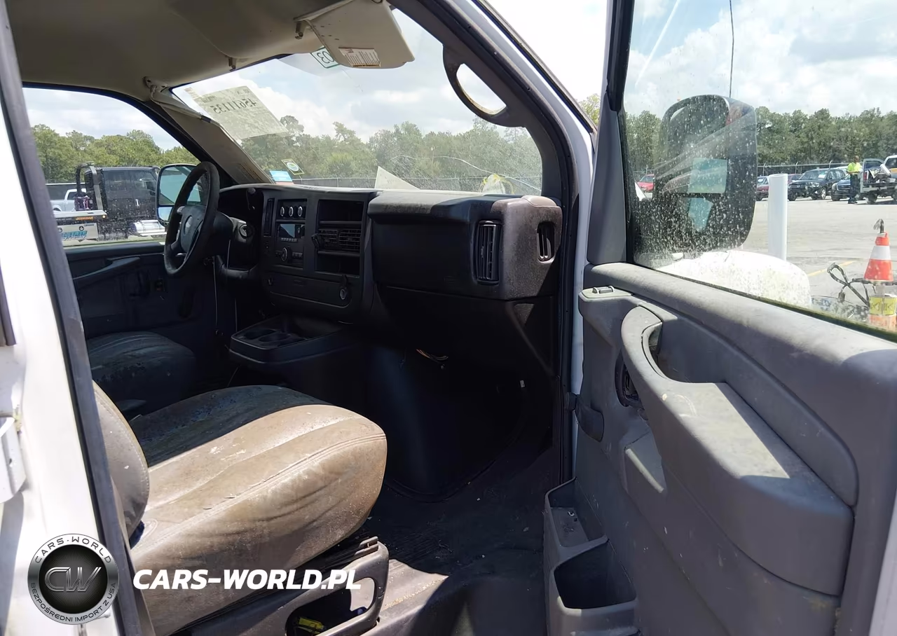 2009 Chevrolet Express Work Van VIN:1GCFG15X691130468 - 5