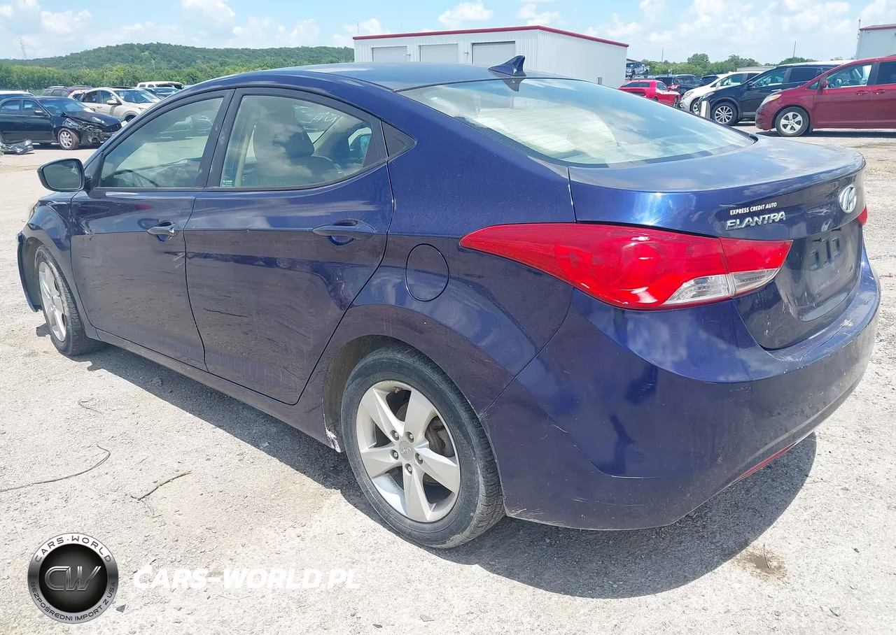 2013 Hyundai Elantra Gls VIN:5NPDH4AE8DH205375 - 3