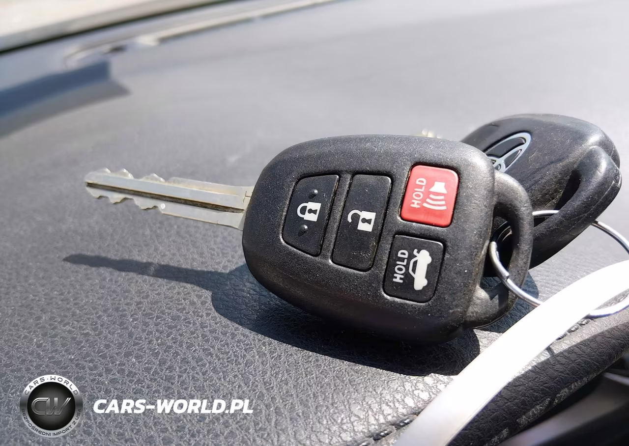 2015 Toyota Corolla S VIN:5YFBURHE1FP304728 - 11