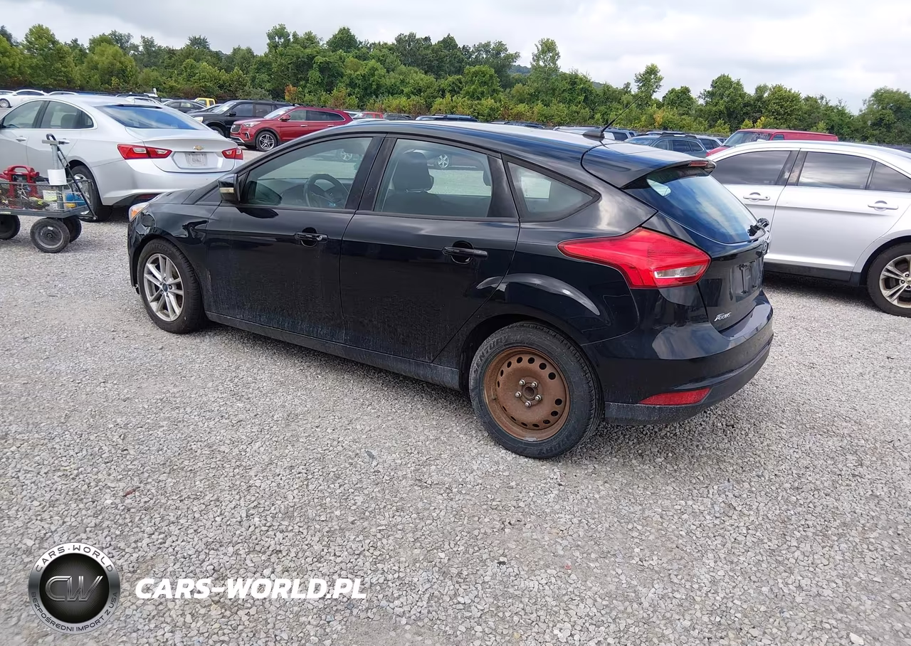 2017 Ford Focus Se VIN:1FADP3K2XHL298831 - 3