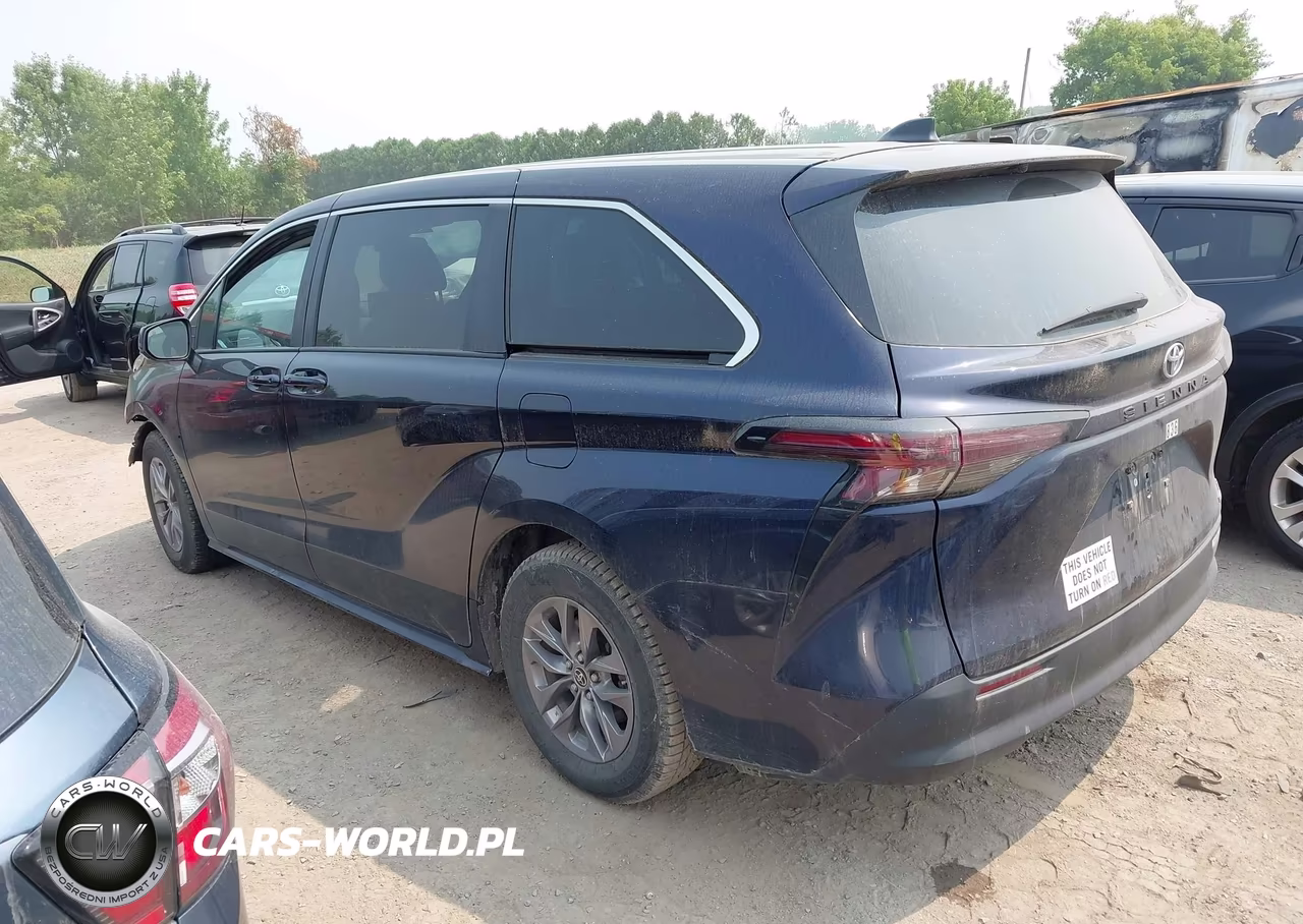 2024 Toyota Sienna Le VIN:5TDKRKEC3RS190724 - 3