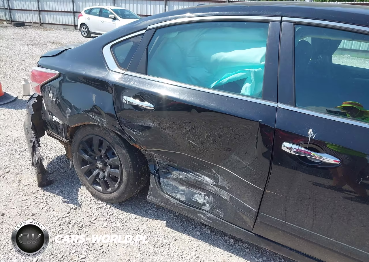 2015 Nissan Altima 2.5 S VIN:1N4AL3AP9FN879184 - 6