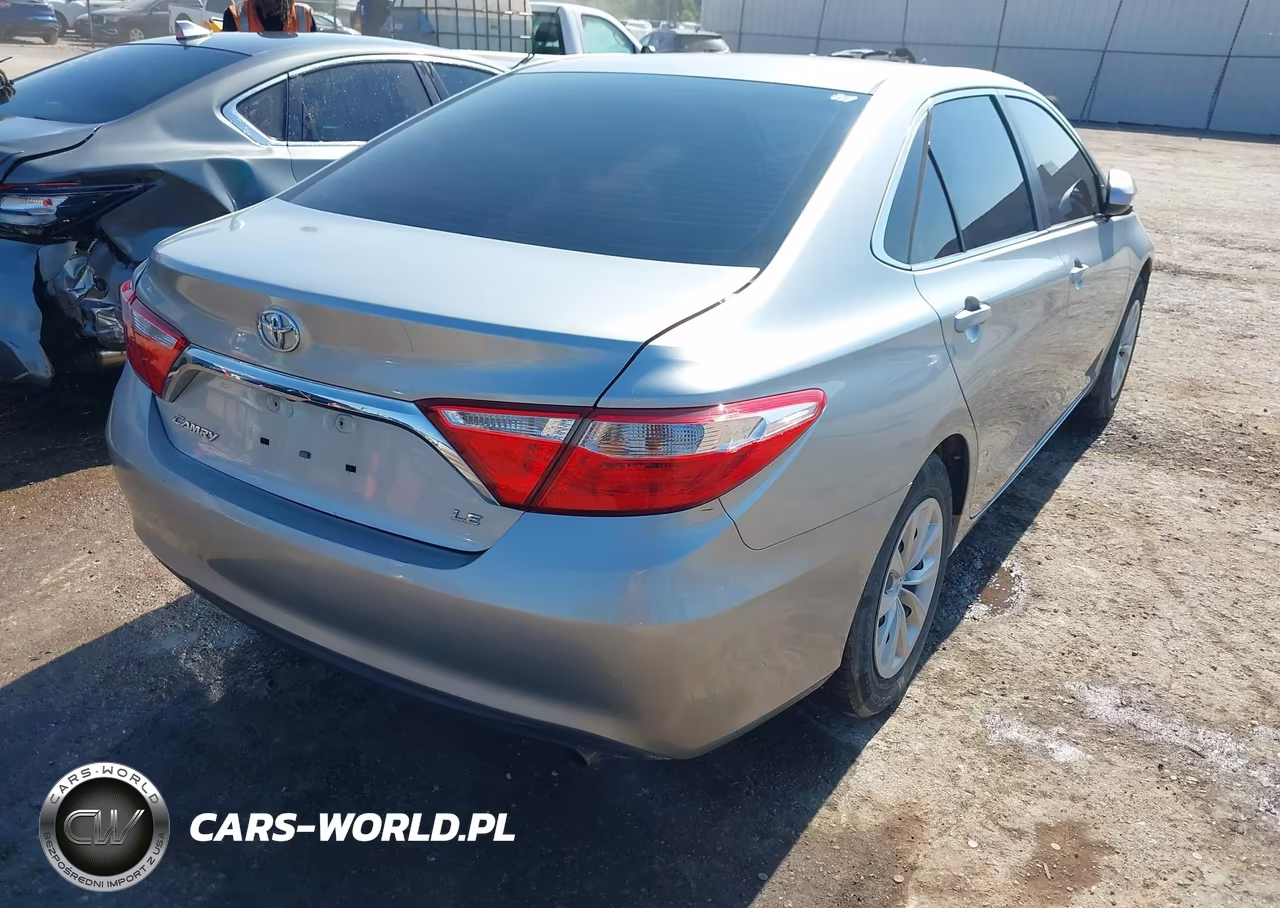2015 Toyota Camry Le VIN:4T4BF1FK1FR510544 - 4