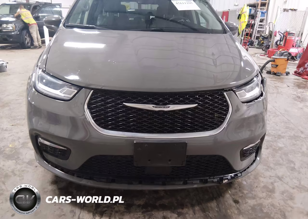 2022 Chrysler Pacifica Touring L VIN:2C4RC1BG1NR198888 - 12
