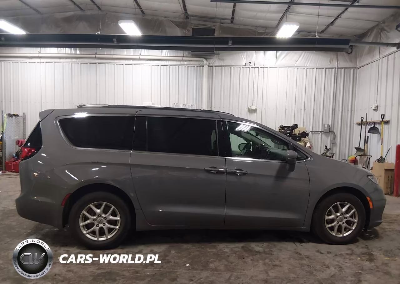 2022 Chrysler Pacifica Touring L VIN:2C4RC1BG1NR198888 - 13