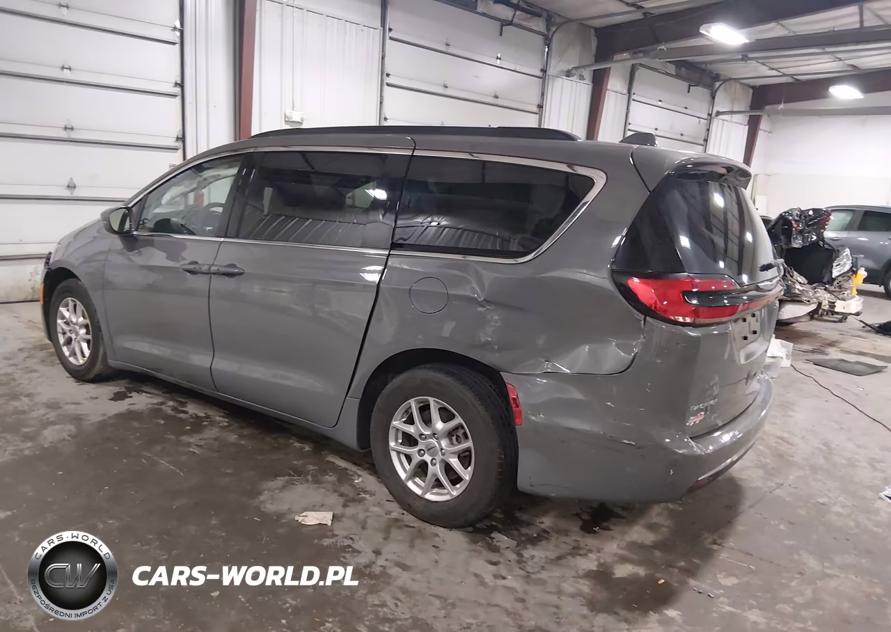 2022 Chrysler Pacifica Touring L VIN:2C4RC1BG1NR198888 - 3