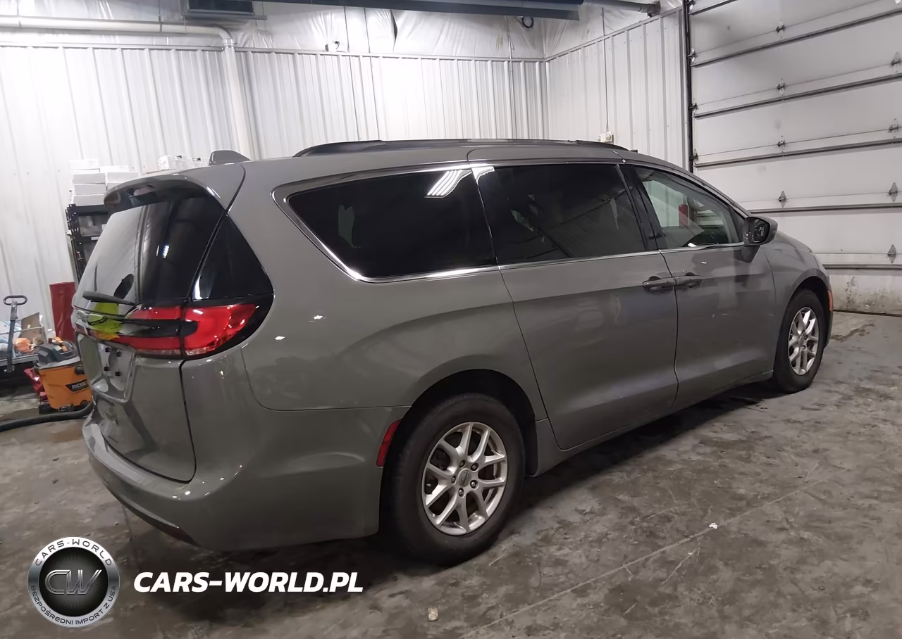 2022 Chrysler Pacifica Touring L VIN:2C4RC1BG1NR198888 - 4