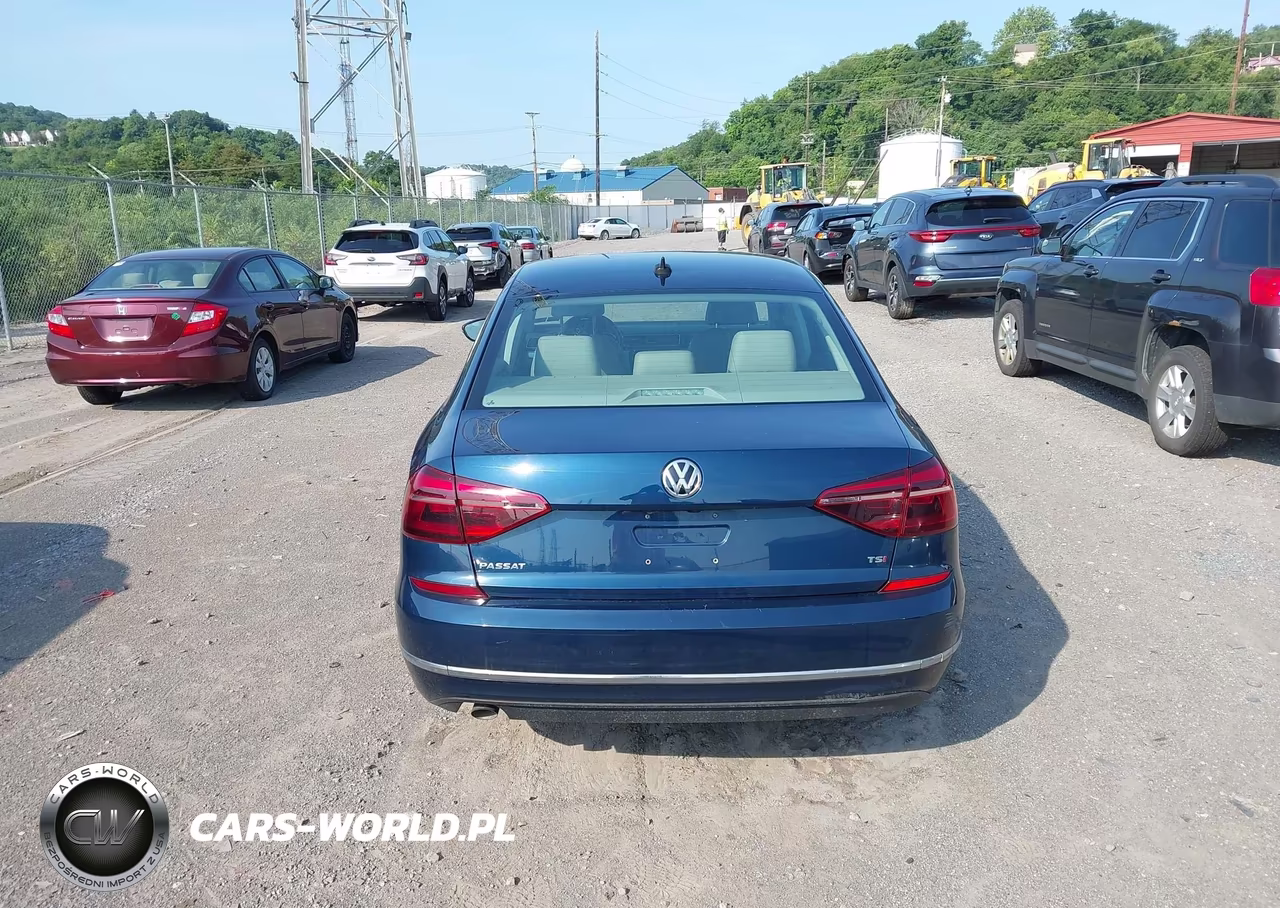 2019 Volkswagen Passat 2.0T Wolfsburg Edition VIN:1VWLA7A37KC003987 - 17