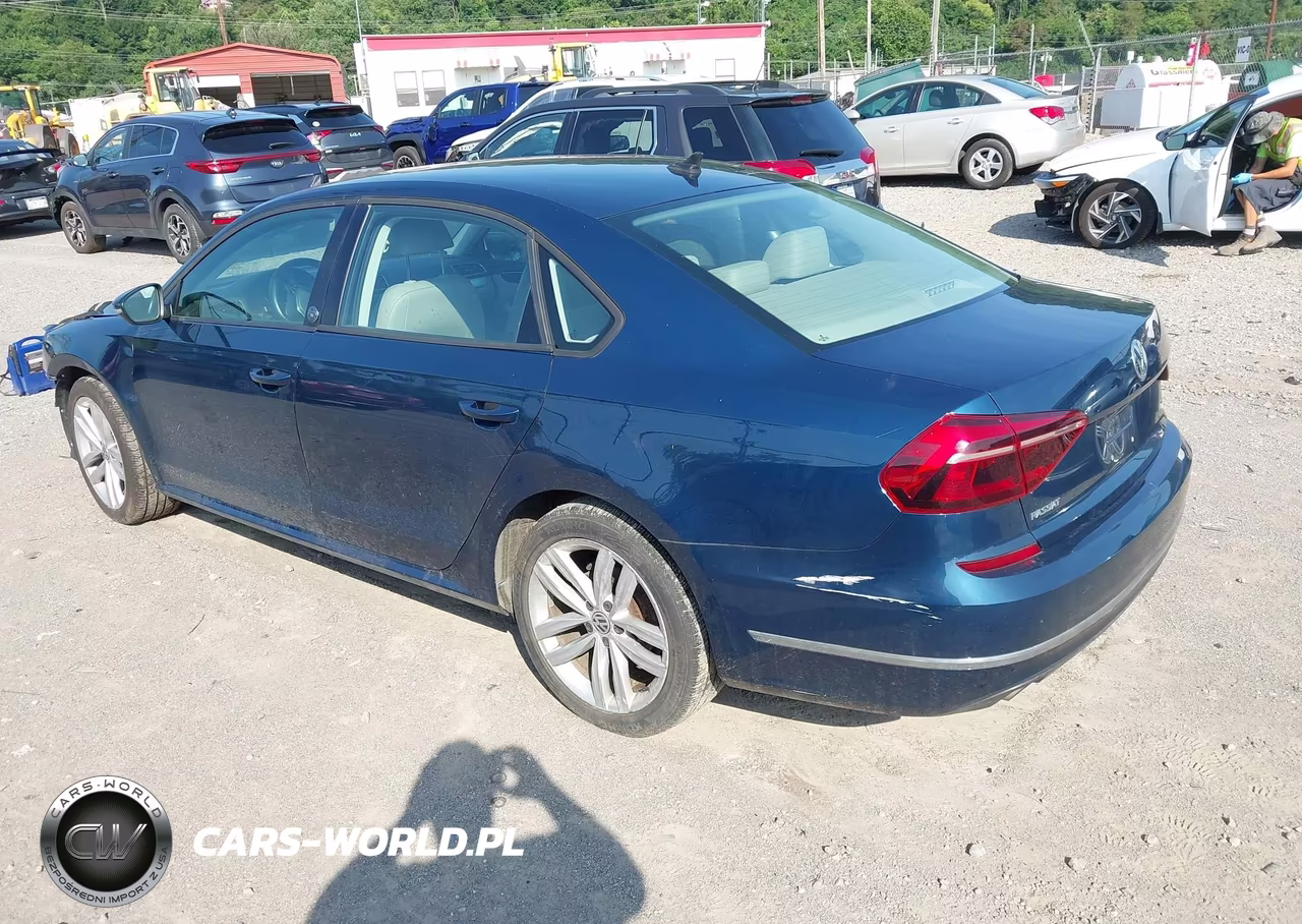 2019 Volkswagen Passat 2.0T Wolfsburg Edition VIN:1VWLA7A37KC003987 - 3