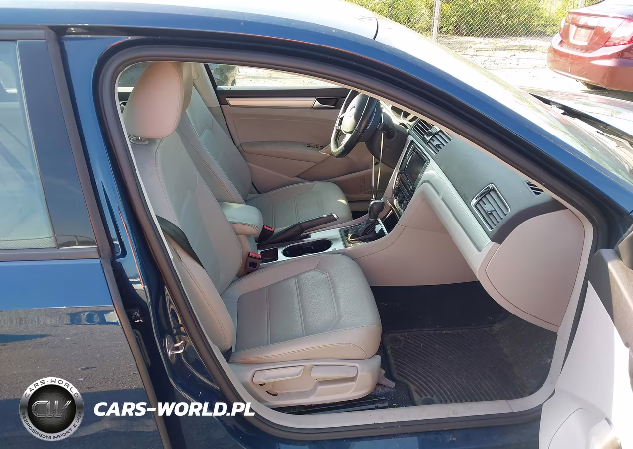 2019 Volkswagen Passat 2.0T Wolfsburg Edition VIN:1VWLA7A37KC003987 - 5