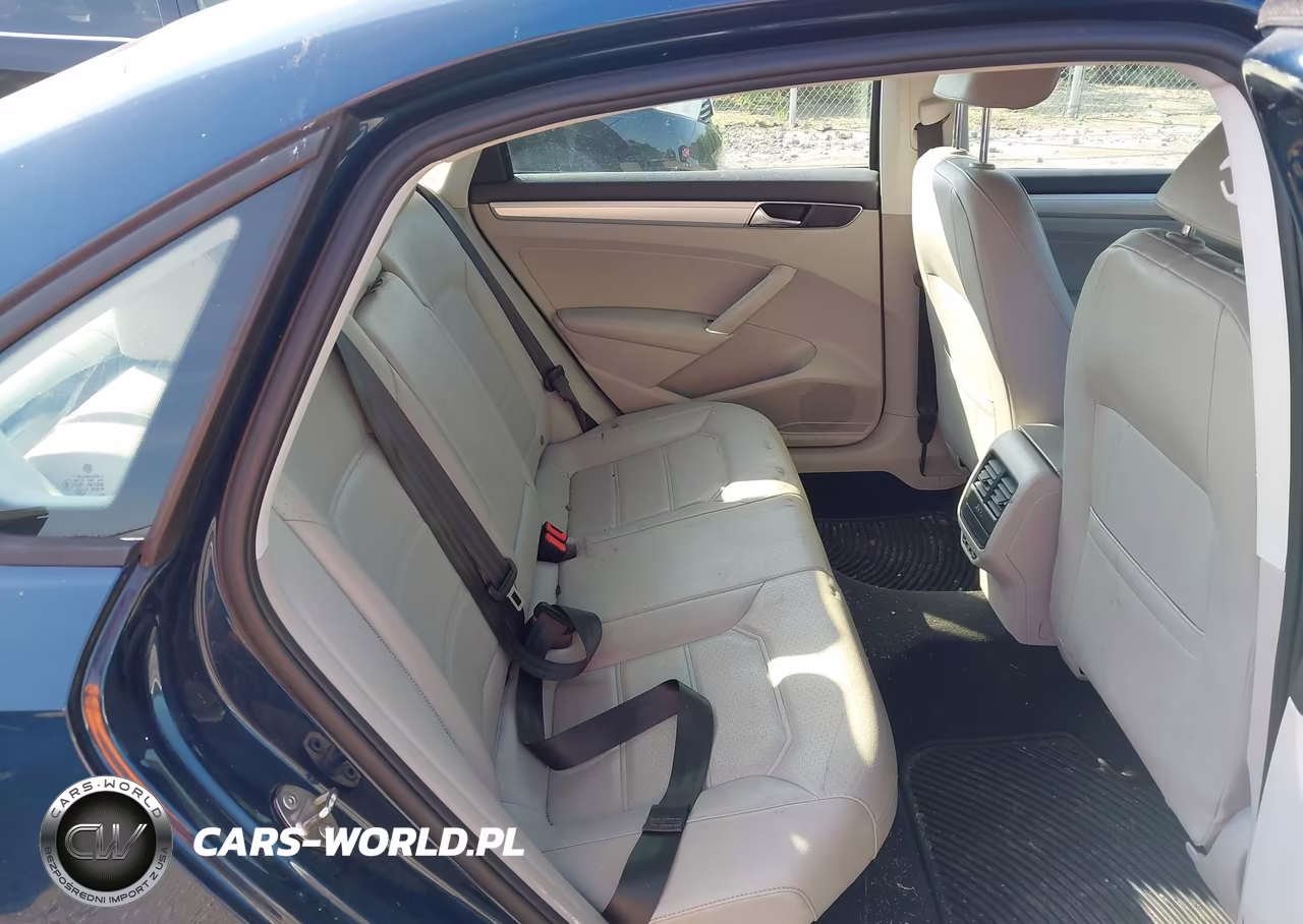2019 Volkswagen Passat 2.0T Wolfsburg Edition VIN:1VWLA7A37KC003987 - 8