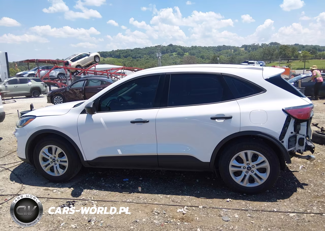2020 Ford Escape S VIN:1FMCU0F62LUB57762 - 15