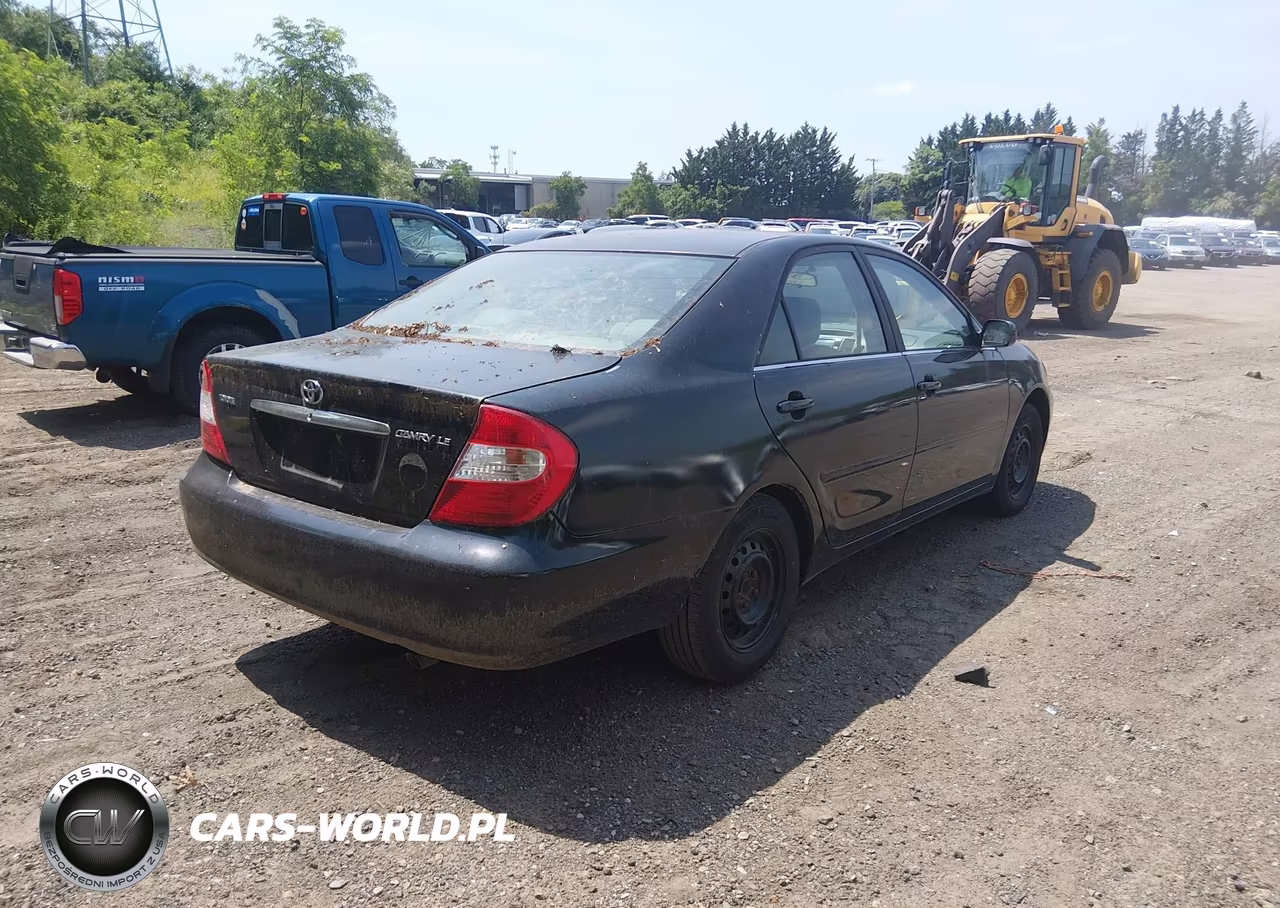 2003 Toyota Camry Le VIN:4T1BE32K03U241107 - 4
