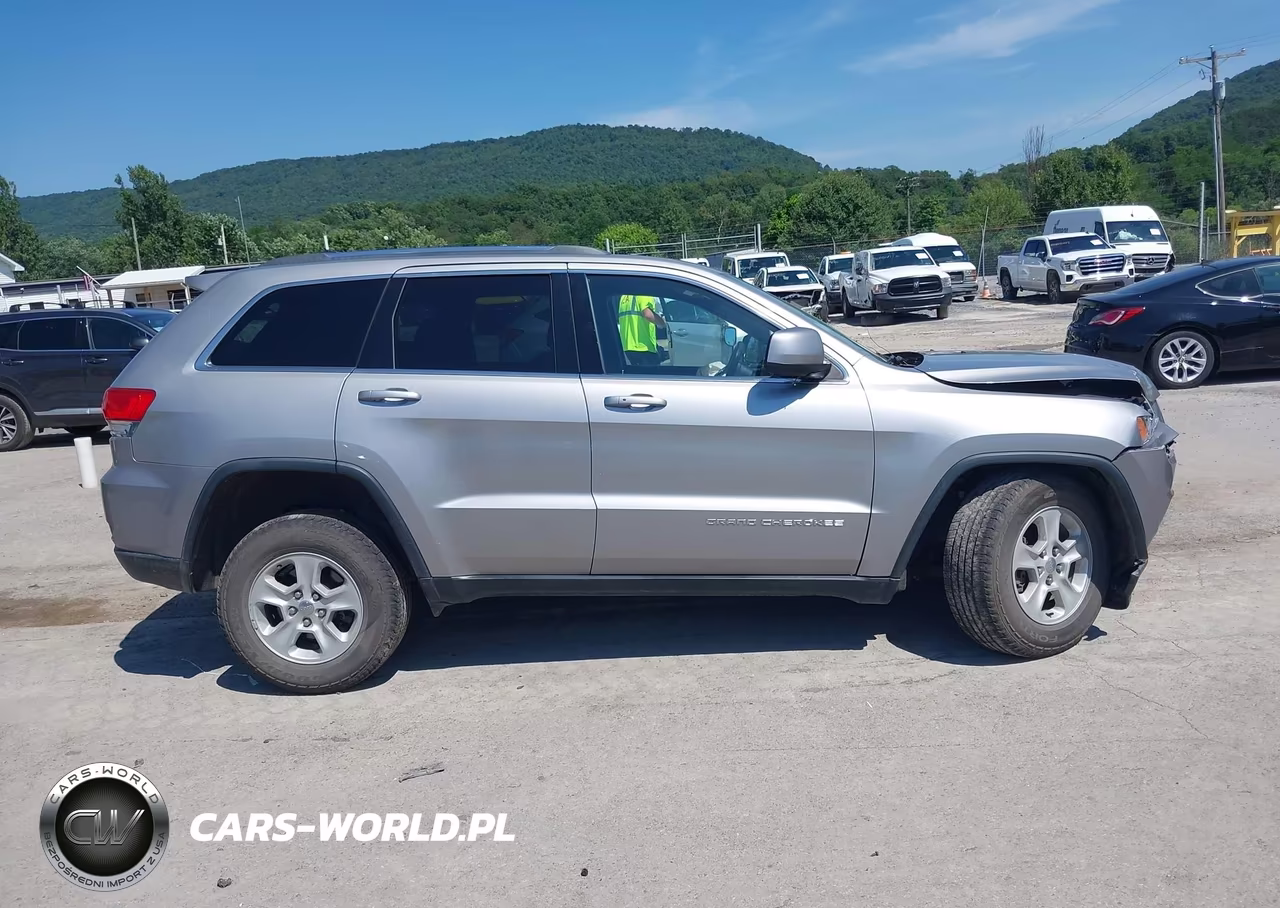2015 Jeep Grand Cherokee Laredo VIN:1C4RJFAG8FC602333 - 13
