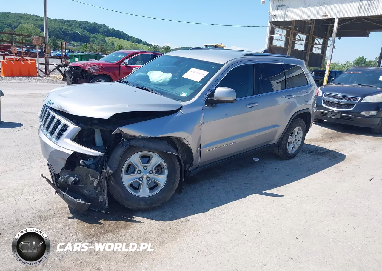 2015 Jeep Grand Cherokee Laredo VIN:1C4RJFAG8FC602333 - 2