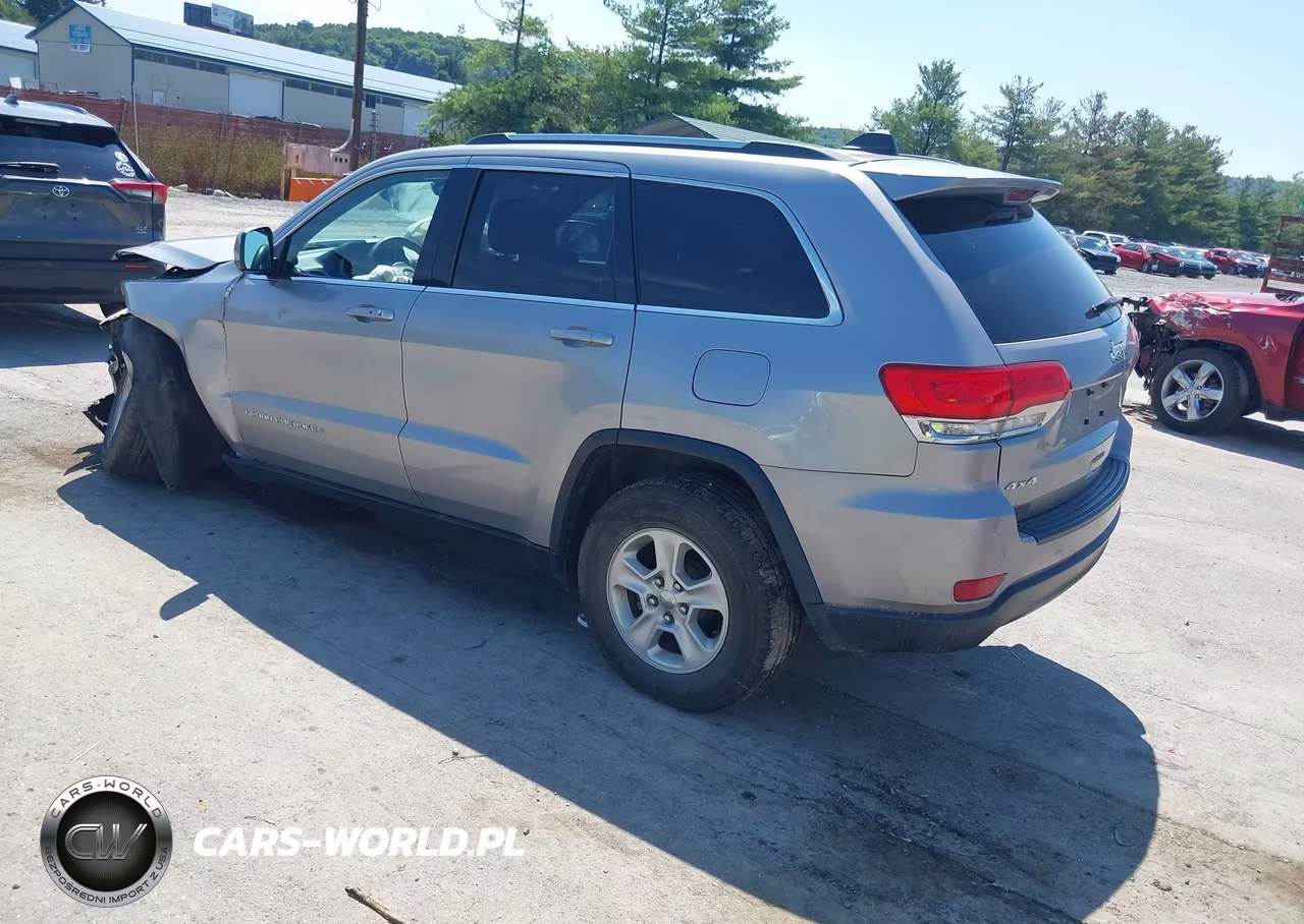2015 Jeep Grand Cherokee Laredo VIN:1C4RJFAG8FC602333 - 3