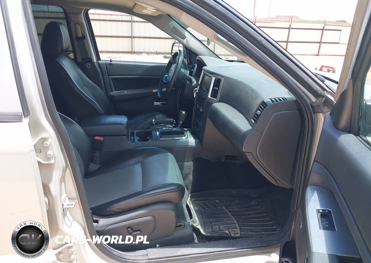 2010 Jeep Grand Cherokee Laredo VIN:1J4PR4GK4AC120381 - 5