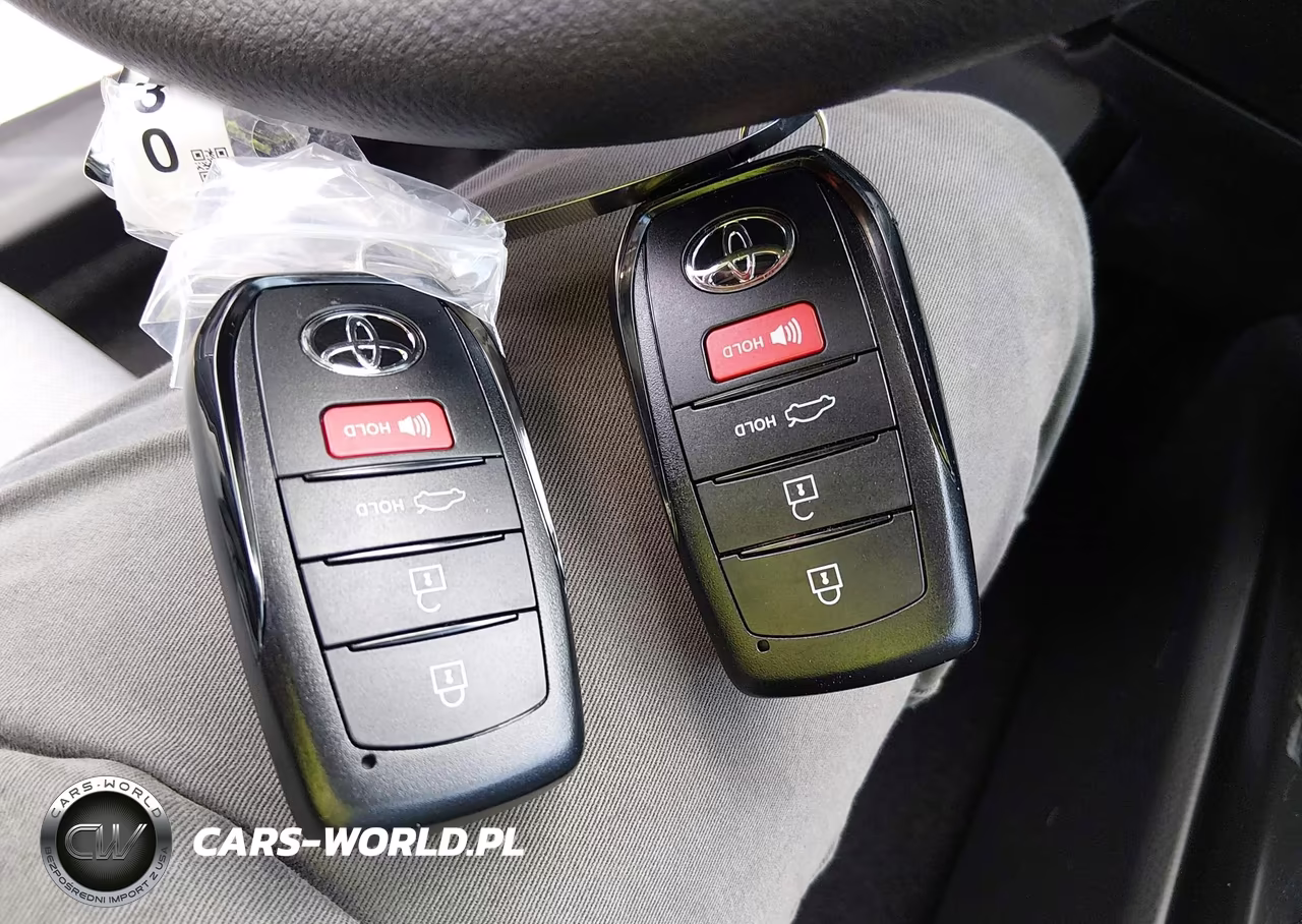 2026 Toyota Camry Le VIN:4T1DAACK1TU756835 - 11