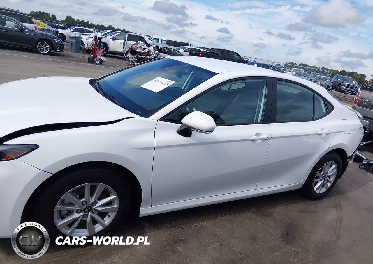 2026 Toyota Camry Le VIN:4T1DAACK1TU756835 - 15