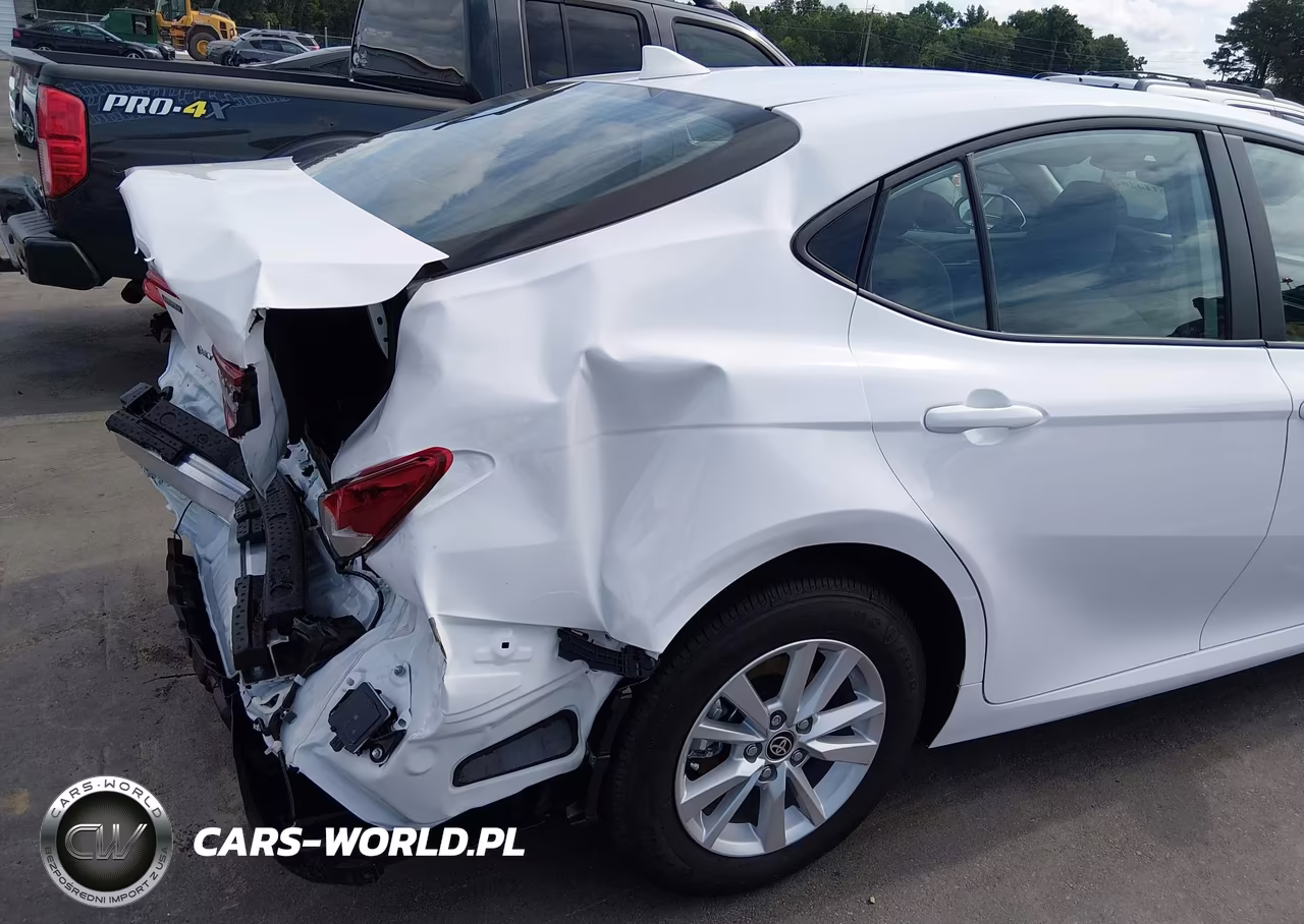 2026 Toyota Camry Le VIN:4T1DAACK1TU756835 - 18