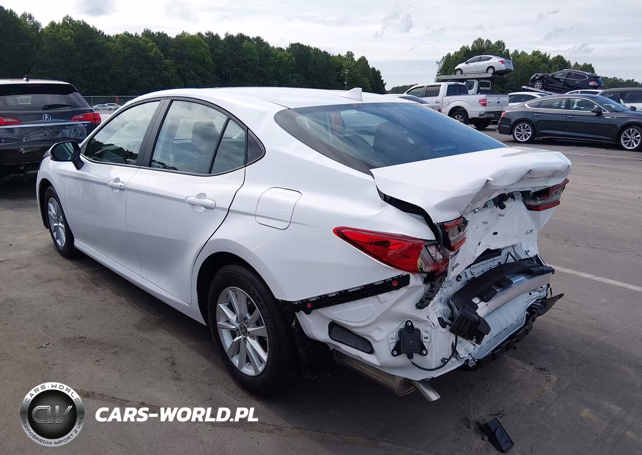2026 Toyota Camry Le VIN:4T1DAACK1TU756835 - 3