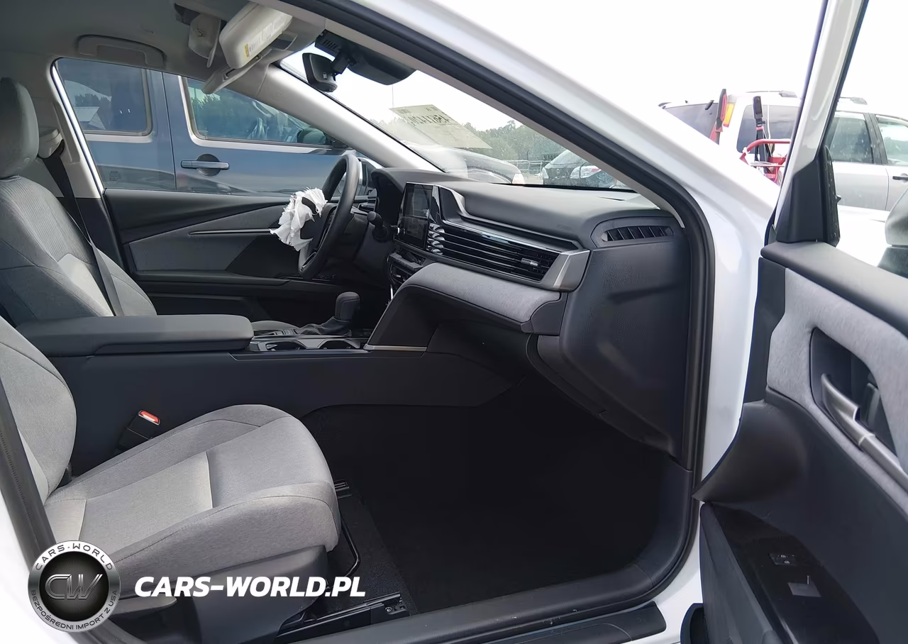 2026 Toyota Camry Le VIN:4T1DAACK1TU756835 - 5
